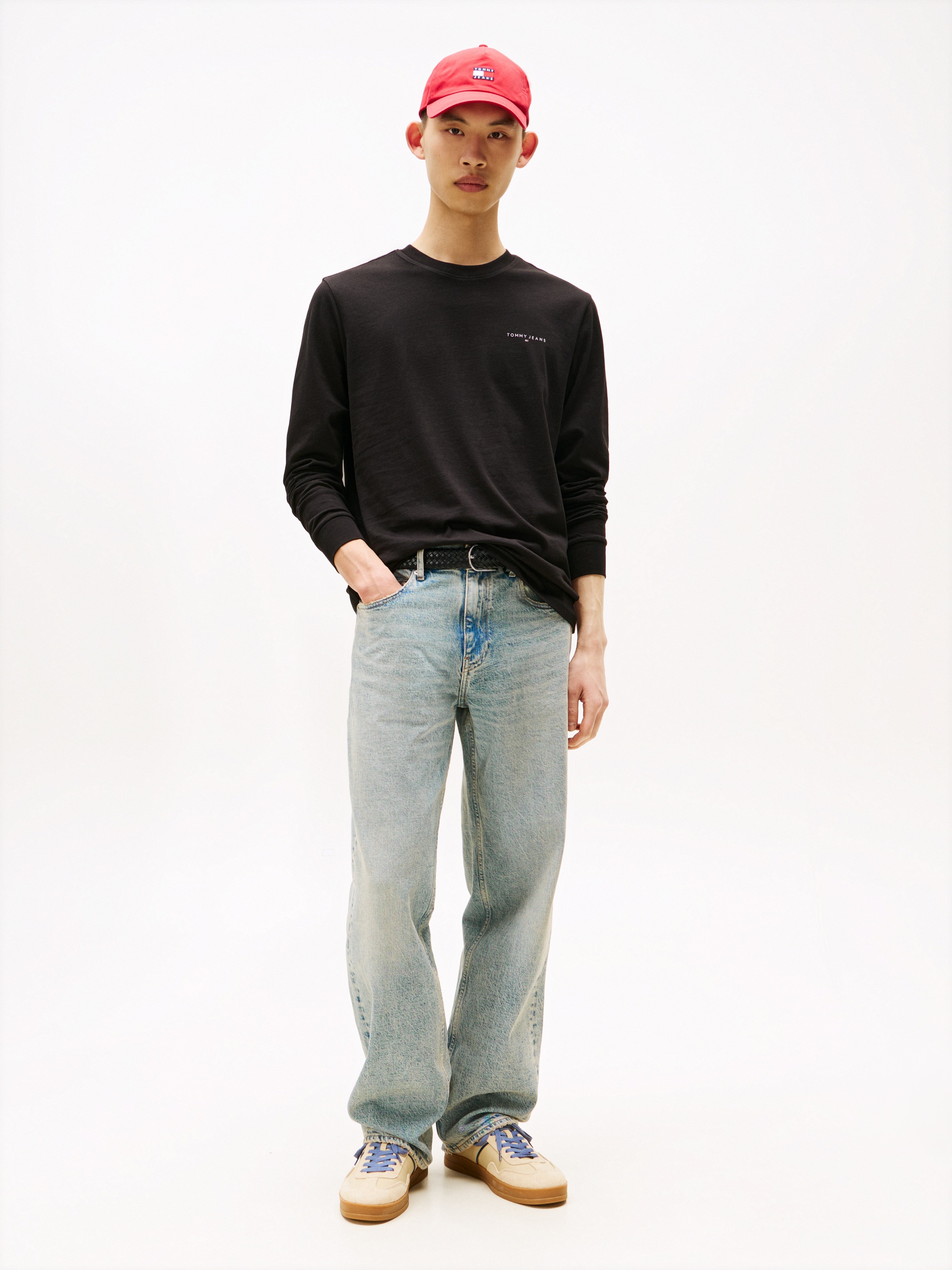 Tommy Jeans Langarmshirt »TJM SLIM CHEST LINEAR LS TEE EXT«, Mit Rundhalsausschnitt