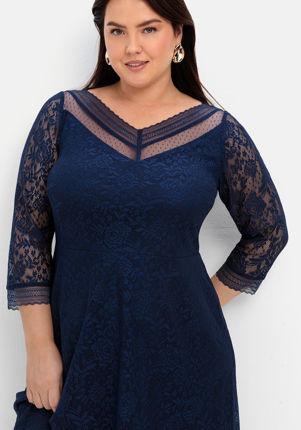 Sheego Abendkleid »Kleid aus elastischer und bequemer Qualität«