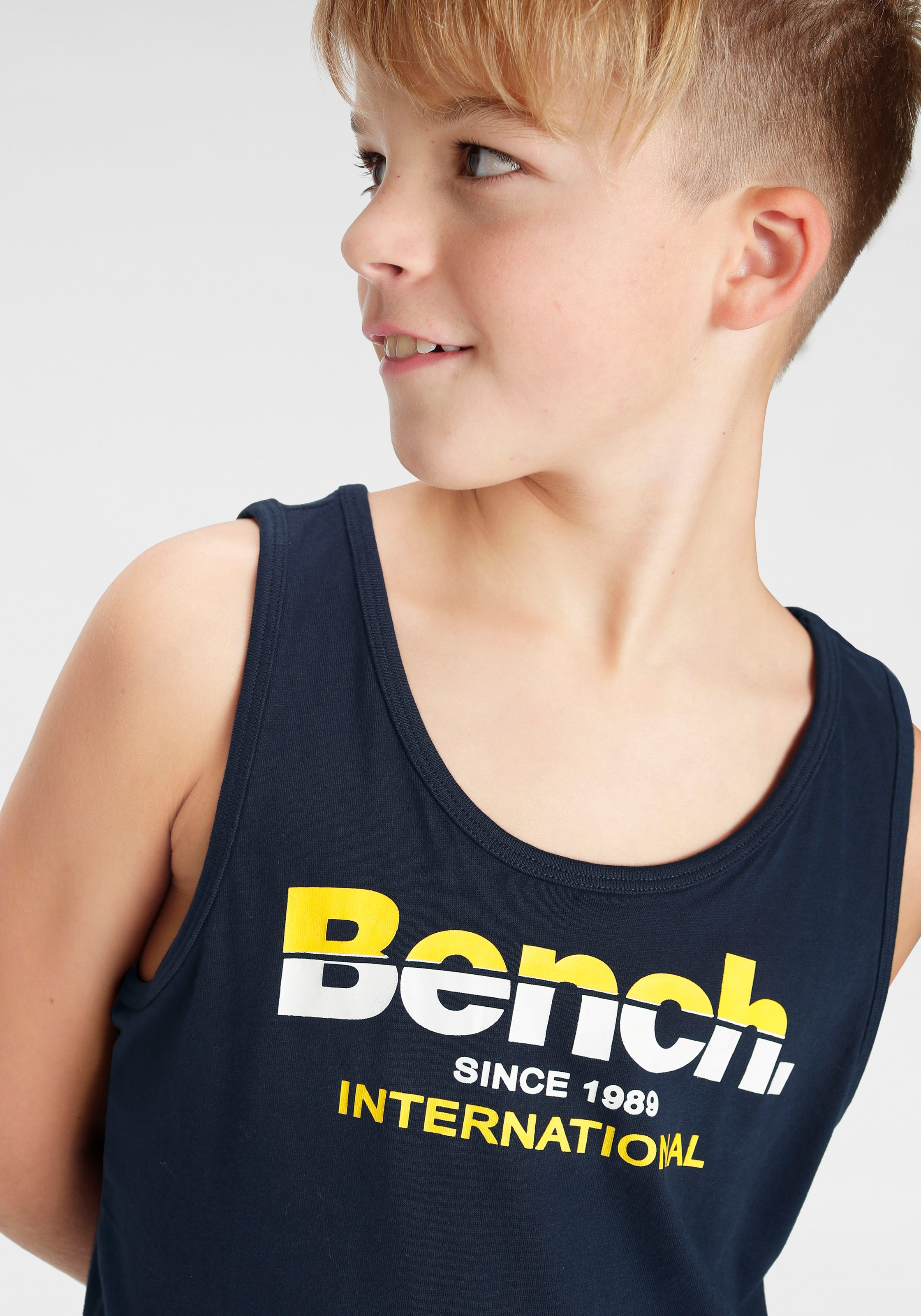 Bench. Tanktop