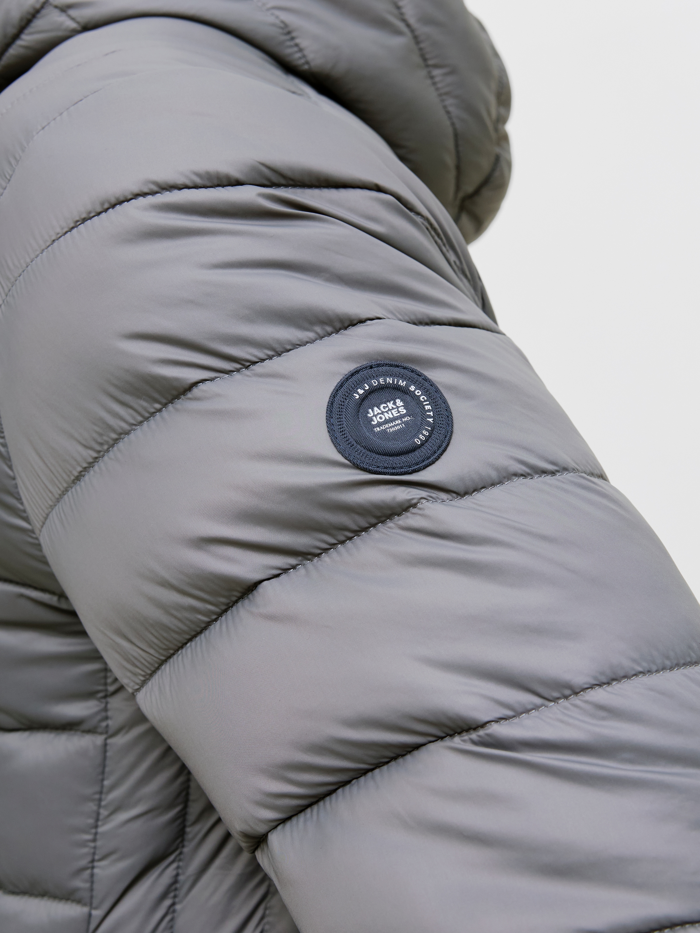 Jack & Jones Steppjacke »JJEBRADLEY LIGHT PUFFER HOOD NOOS«, mit Kapuze