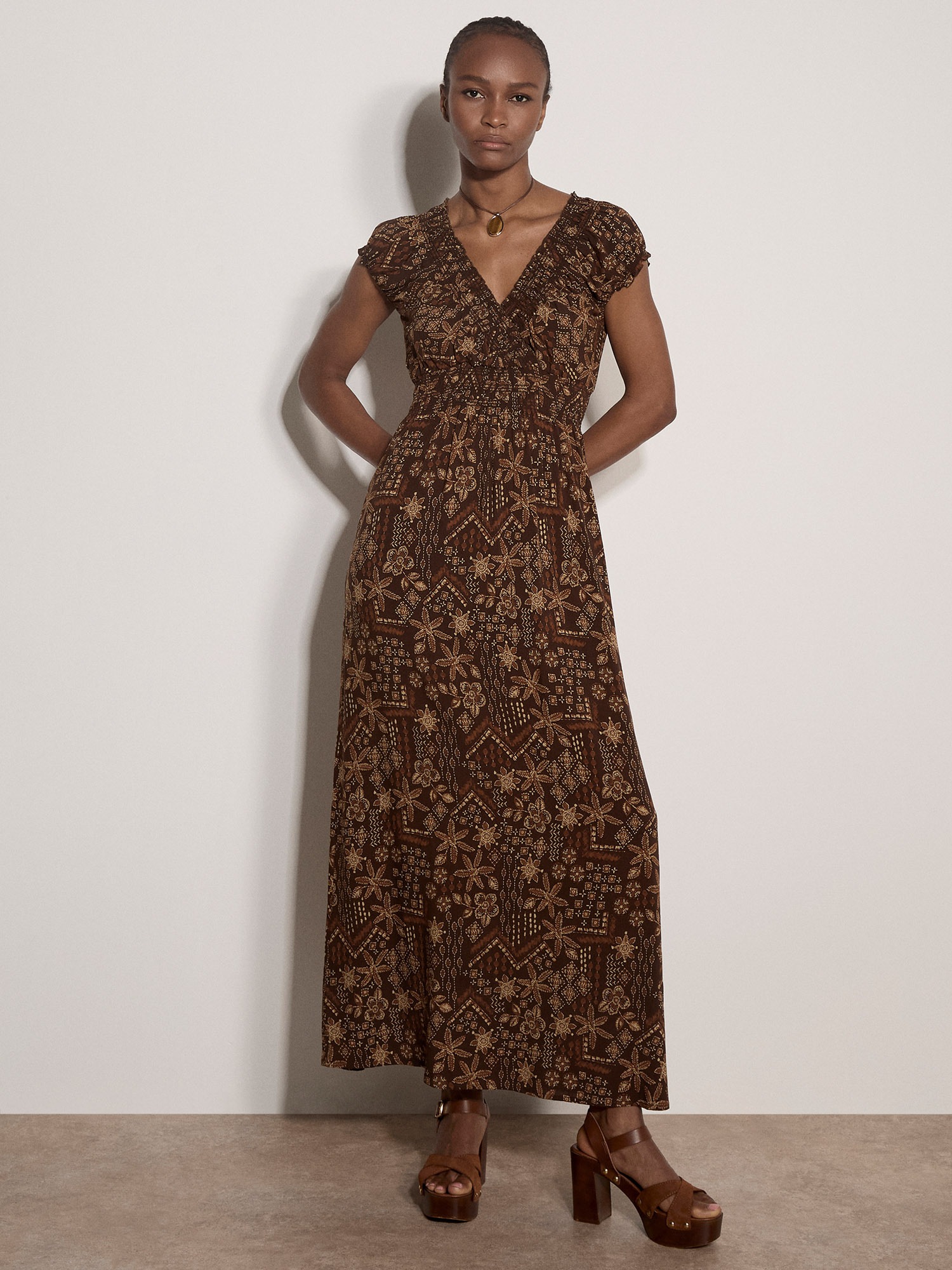 Apricot Maxikleid »Maxikleid« Smokarbeit