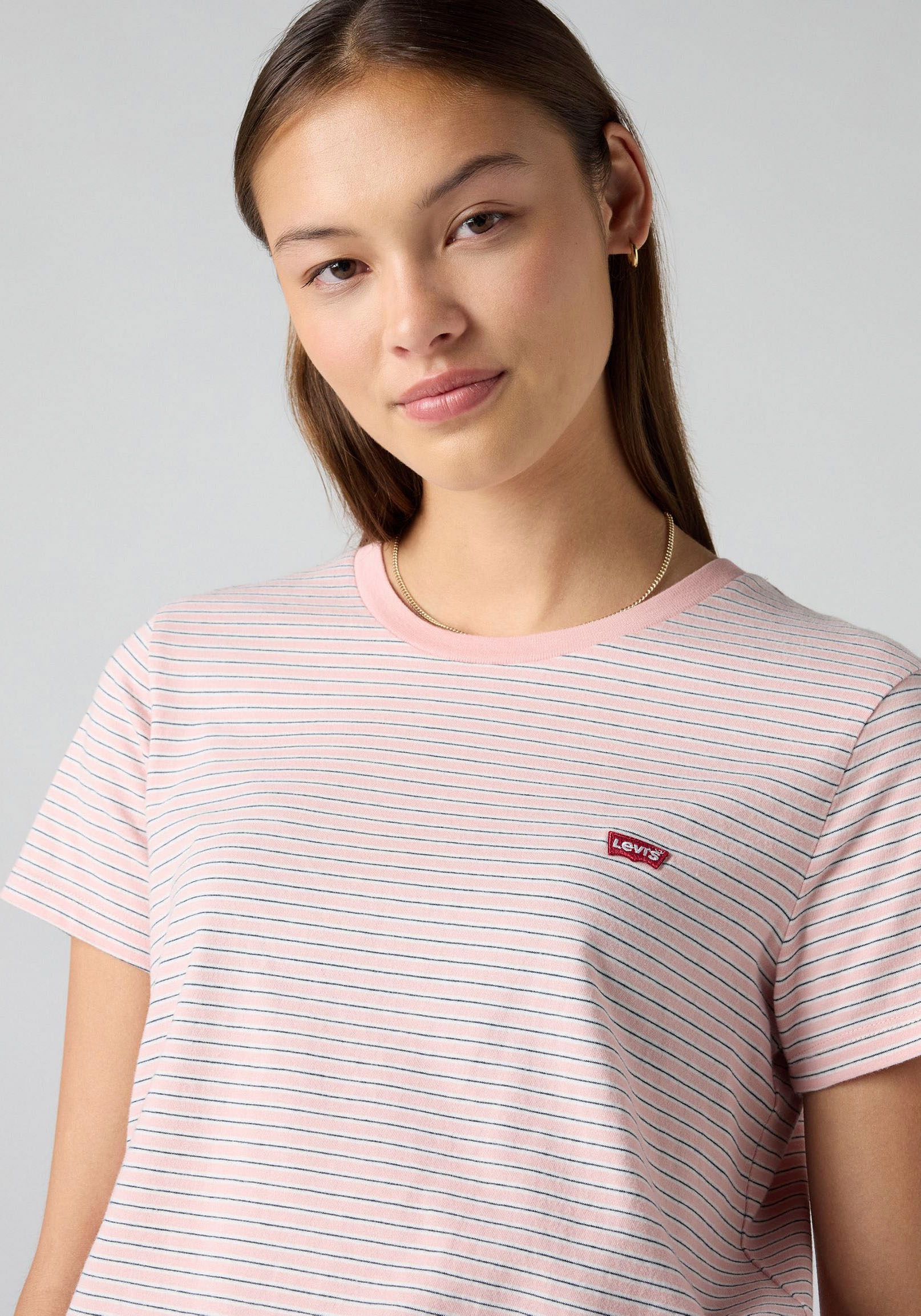 Levi's® T-Shirt »The perfect Tee«, mit kleiner Logo-Stickerei