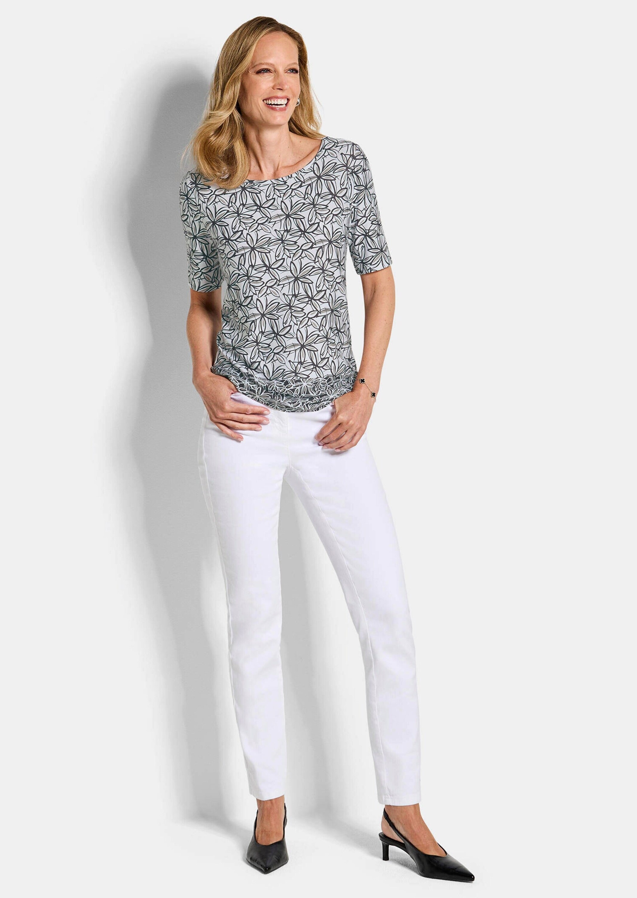 GOLDNER Kurzarmshirt »Cityshirt mit Blüten-Muster« stretchbequemer Viskosejersey