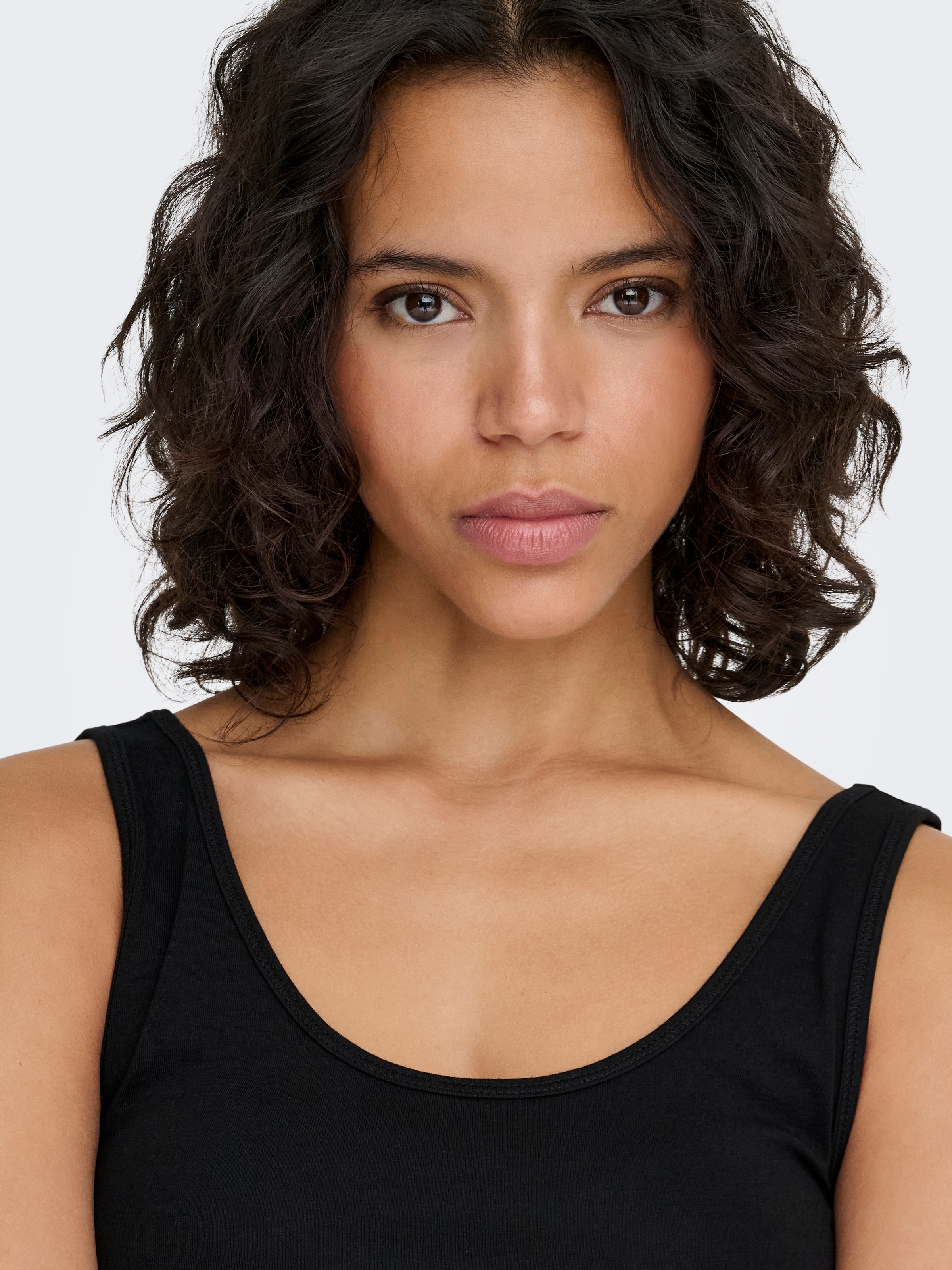 ONLY Longtop »ONLLIVE – Tanktop mit figurbetontem Schnitt und Stretch« unifarben, modisch, sehr figurbetont, Baumwollmischung, Rundhals