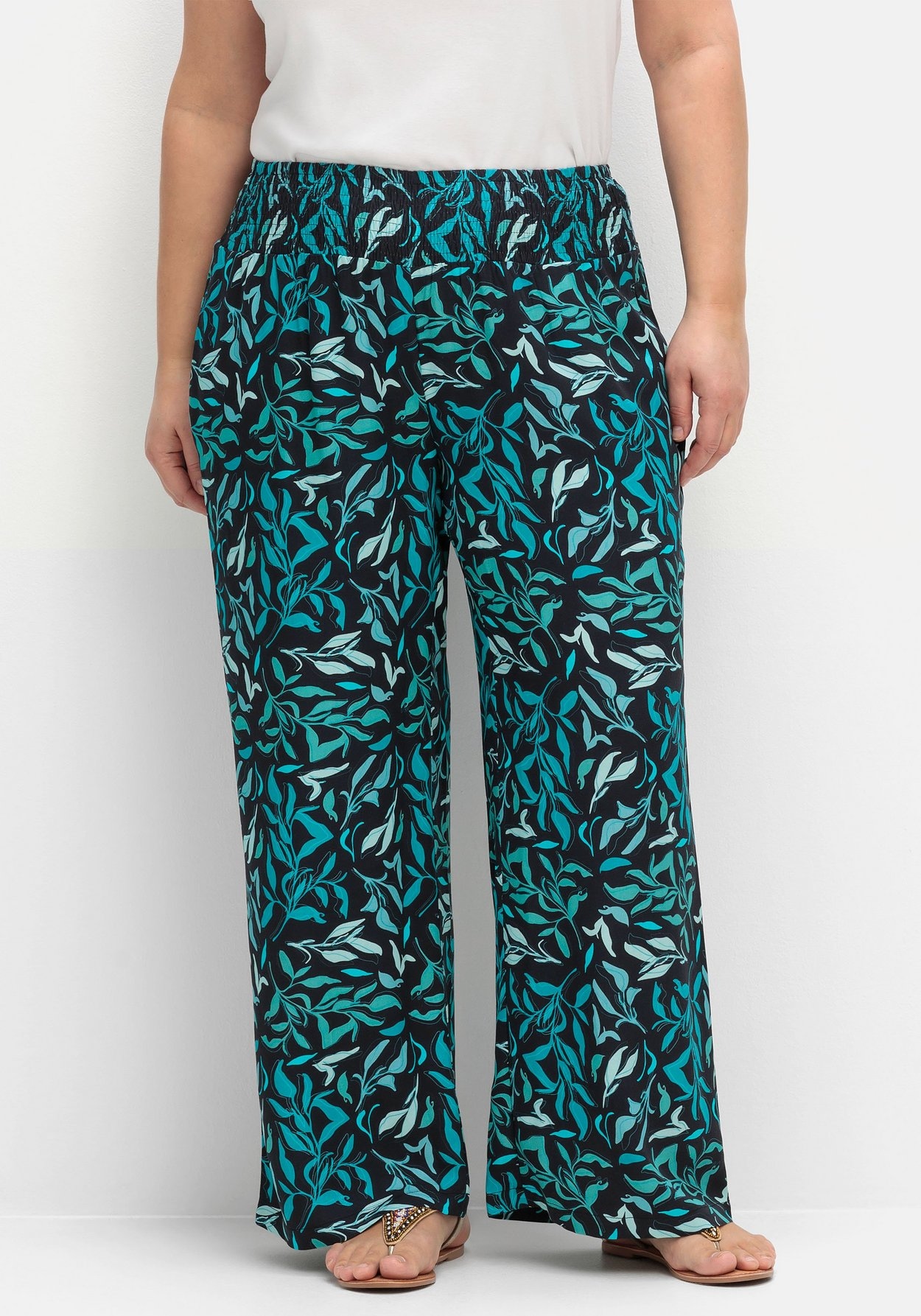 Sheego Schlupfhose »Weite Schlupfhose mit Smokbund und Blätterprint«