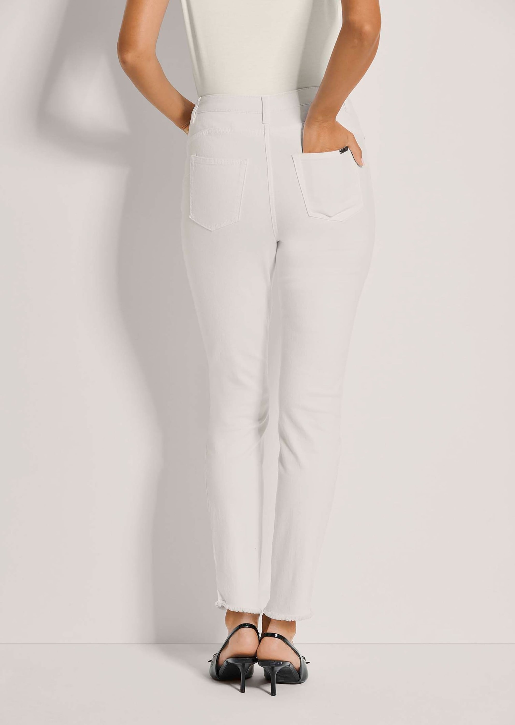 MADELEINE Regular-fit-Jeans »Jeans Mid Waist Skinny-Hose mit Fransen«