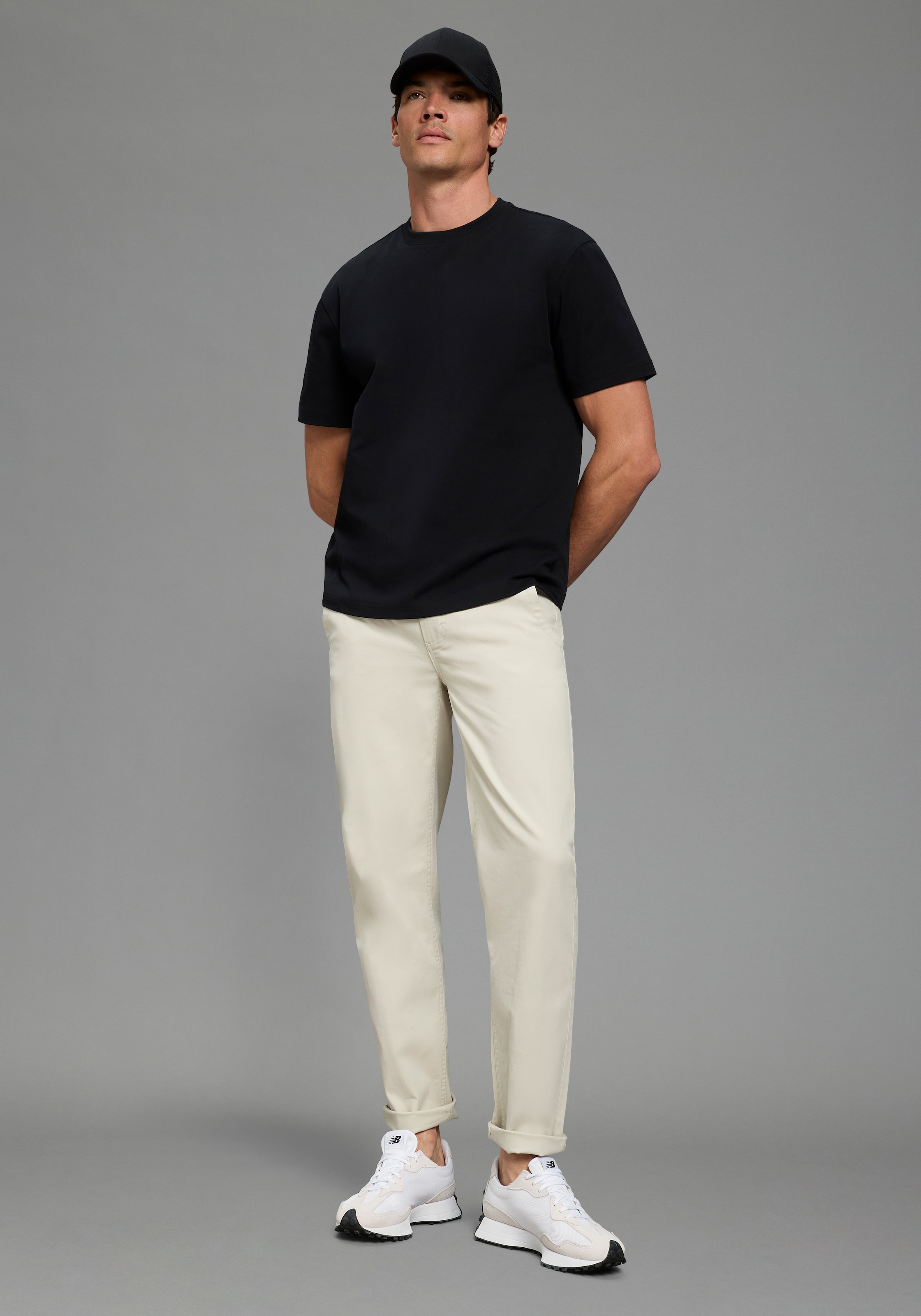 Bruno Banani T-Shirt Kurzarmshirt, lässige Passform, unifarben, aus Single Jersey