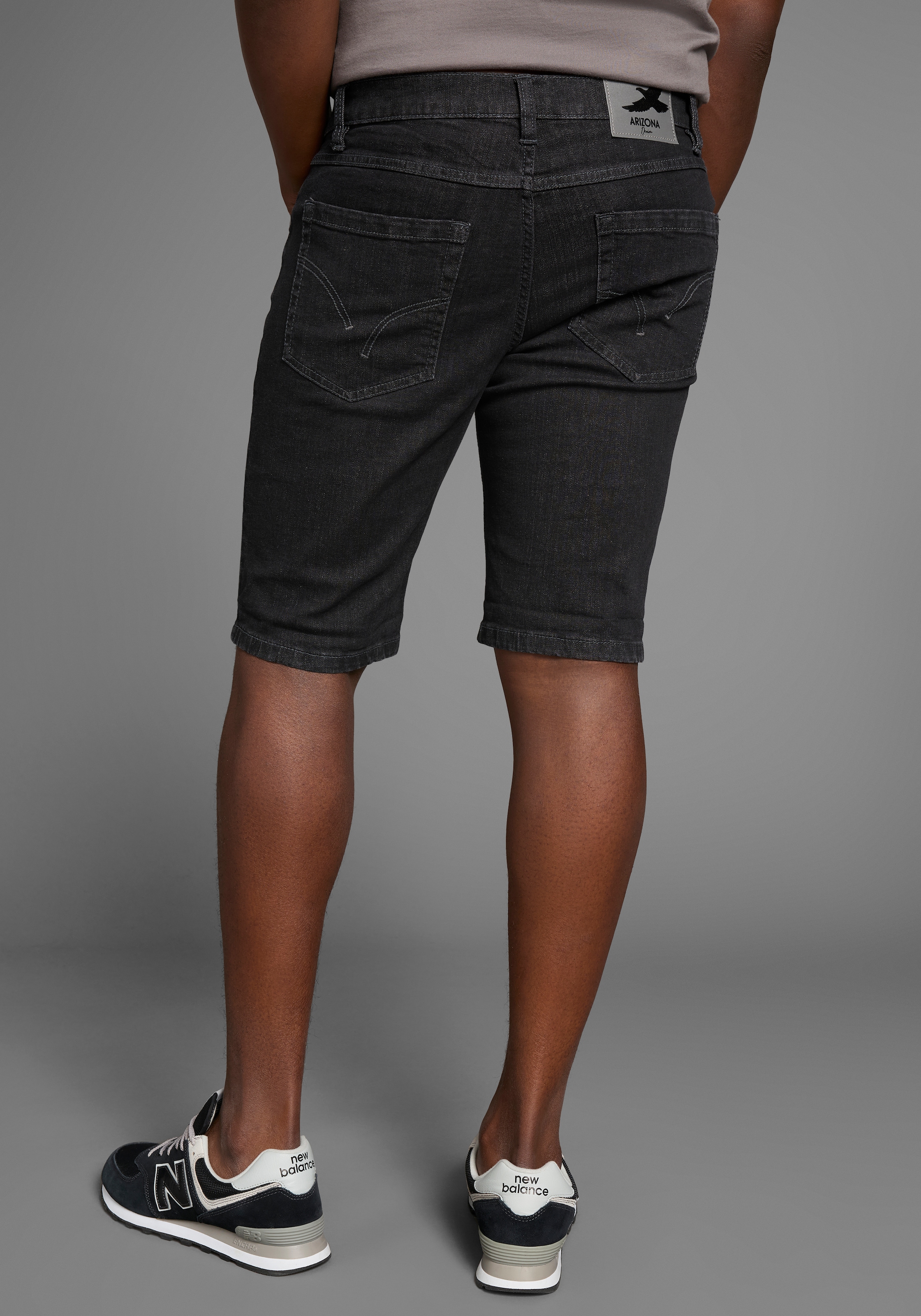 Arizona Jeansshorts, gerader Schnitt, knieumspielende Länge, niedrige Leibhöhe
