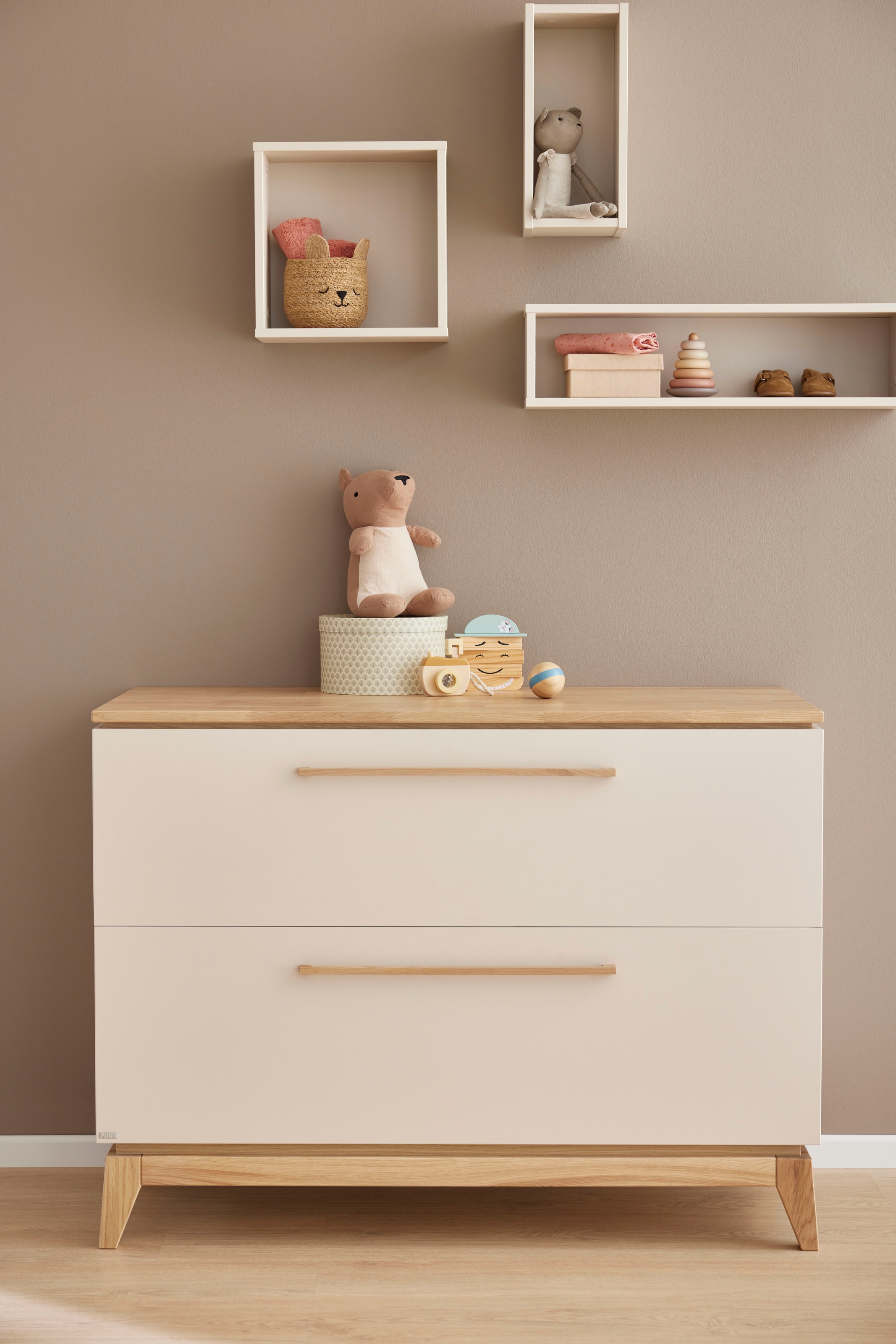 PAIDI Wickelkommode »STIENE in Beige oder Grau, 2 Schubladen mit Soft-Close, Vollauszug« bis 50 kg Kommode 123 cm Breite, geprüfte Sicherheit, Wickeltisch mit Massivholz 123 cm