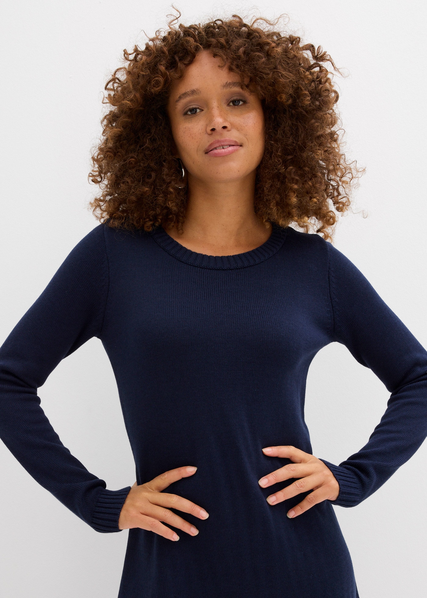 bonprix Strickkleid »Strickkleid in ausgestellter Form« für den Alltag, aus Baumwolle und Polyacryl, ausgestellte Passform