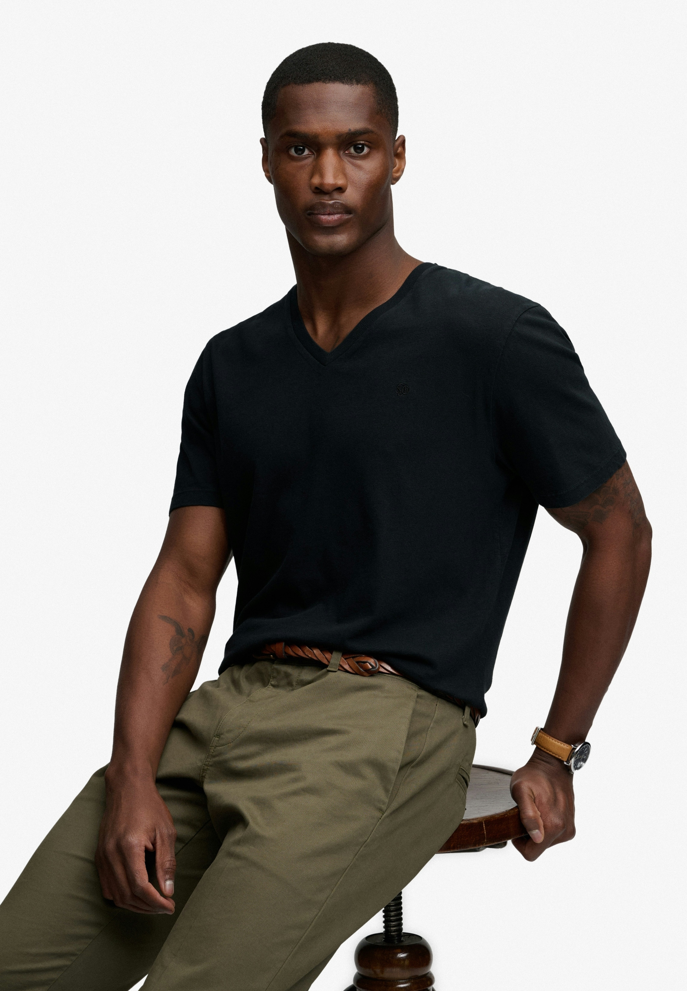 Superdry Rundhalsshirt »CLASSIC COTTON LINEN VEE« aus tollem Baumwoll-Leinen-Mischgewebe