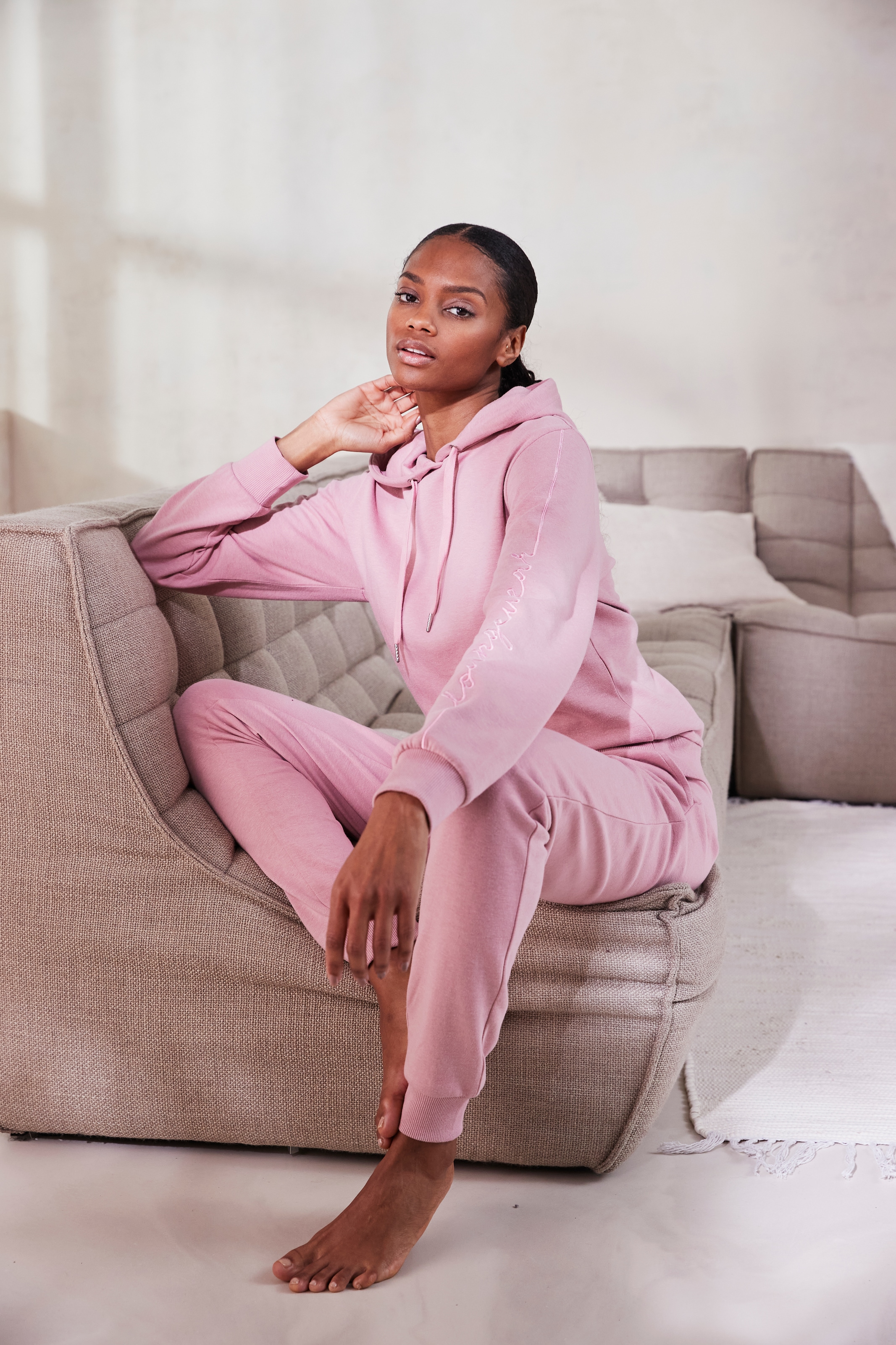 Vivance Loungehose, bequeme Loungehose mit seitlichen Taschen