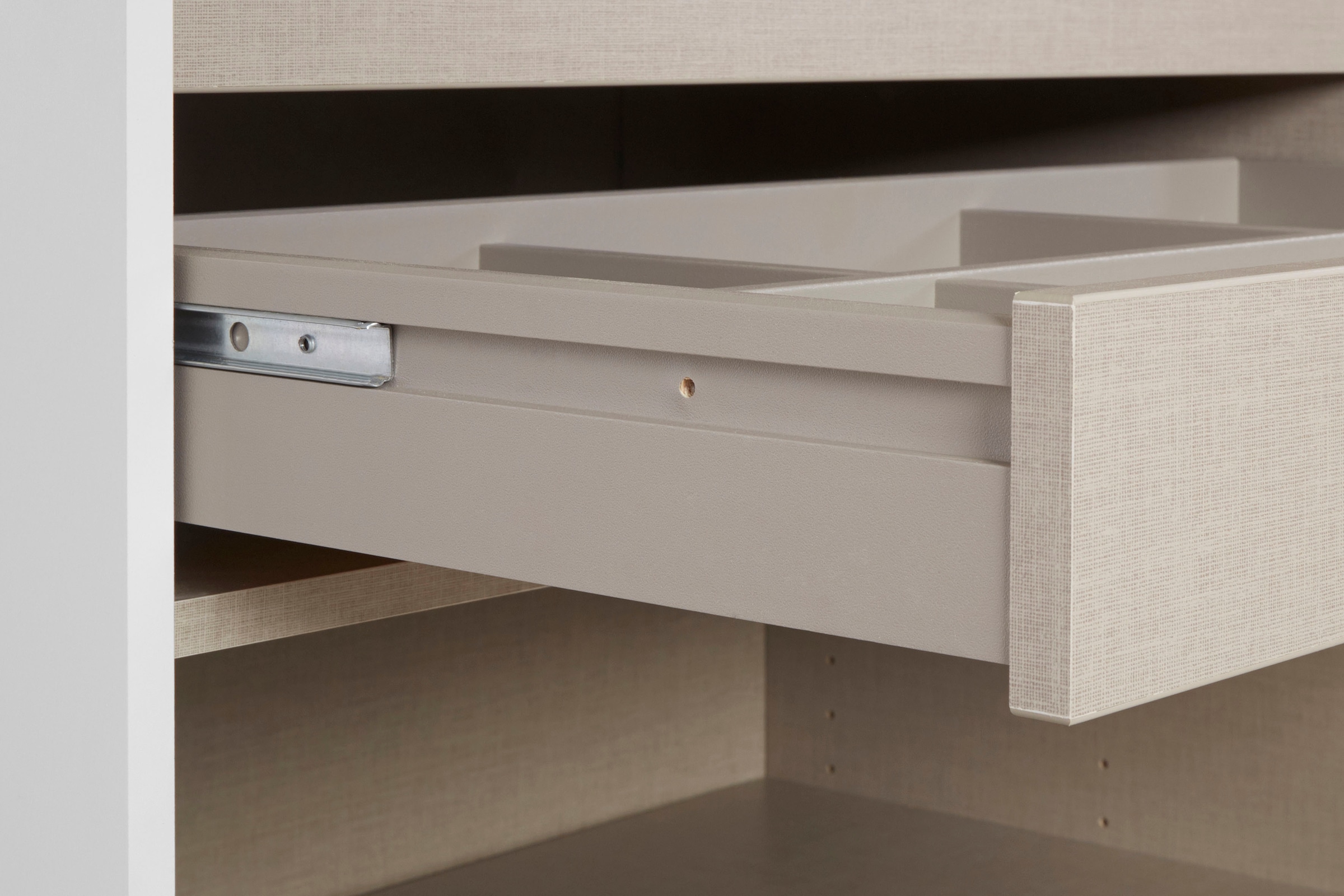 rauch Schwebetürenschrank »Kleiderschrank Schrank Garderobe Schlafzimmerschrank Ankleide KEPAN« optional mit Beleuchtung, Breiten: 211-368 cm, Höhen 213/233 cm,  inkl. Schubladeneinsatz und Passepartout MADE IN GERMANY