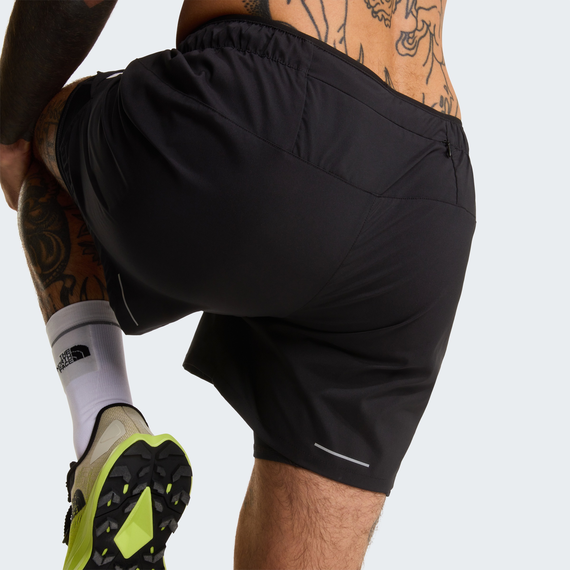 The North Face Trainingsshorts »M LIGHTBRIGHT 2IN1 SHORT 5IN«  aus Polyester, mit FlashDry™-Technologie, enge Passform
