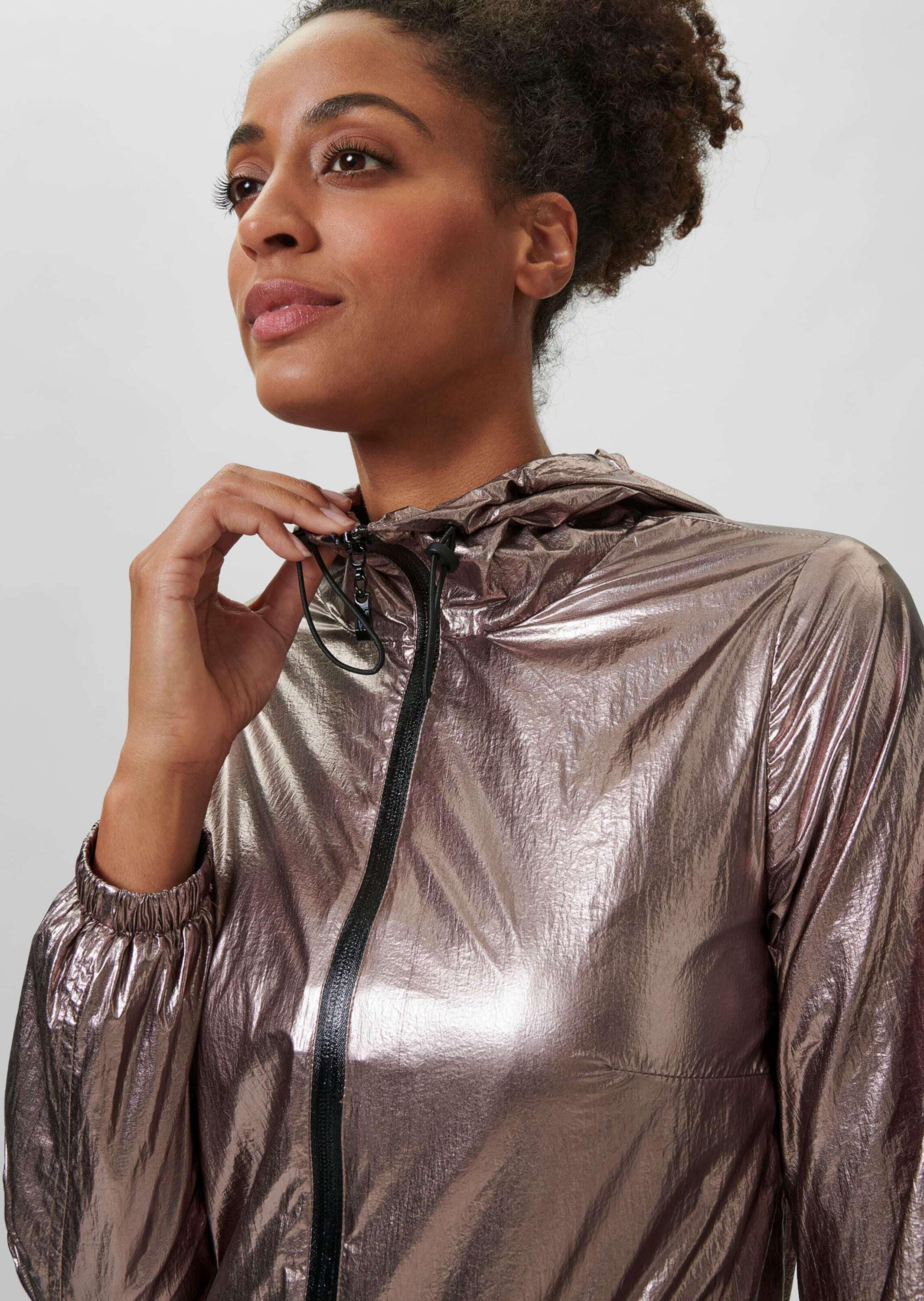 MADELEINE Outdoorjacke »Jacke Kapuzenjacke im Metallic-Look«