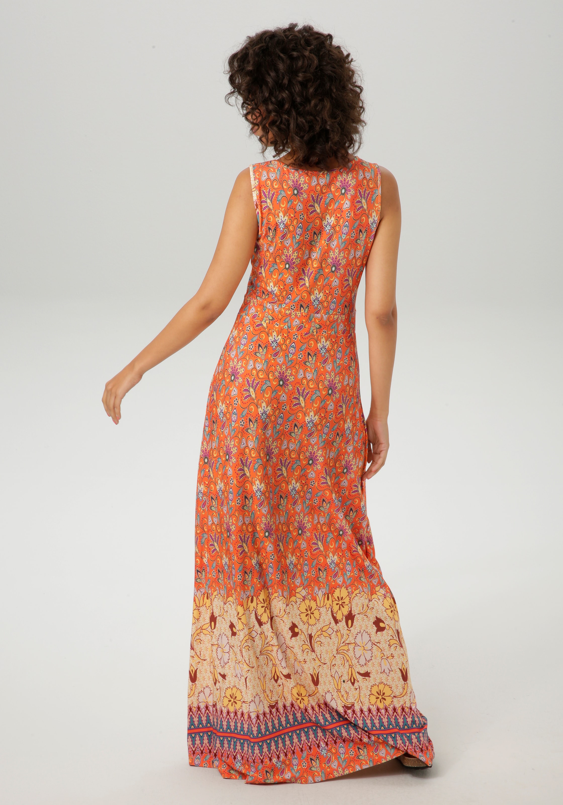 Aniston CASUAL Sommerkleid, mit farbharmonischem Blumendruck und Bordüre am Saum - NEUE KOLLEKTION