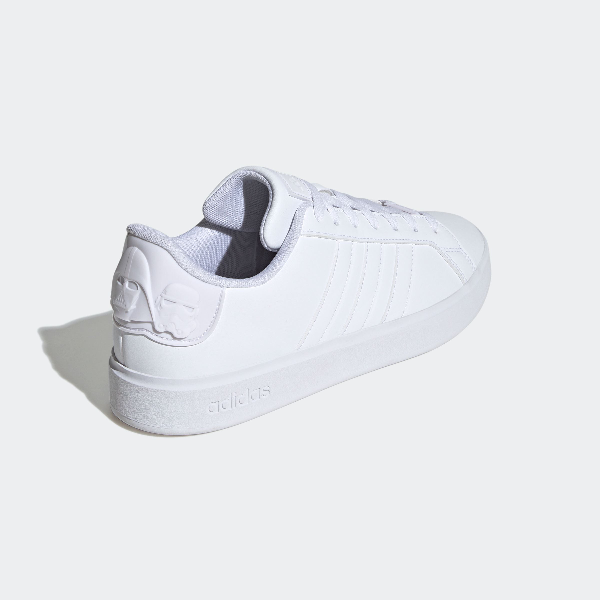 adidas Sportswear Sneaker »ADIDAS STAR WARS GRAND COURT SCHUH«, Design auf den Spuren des adidas Superstar
