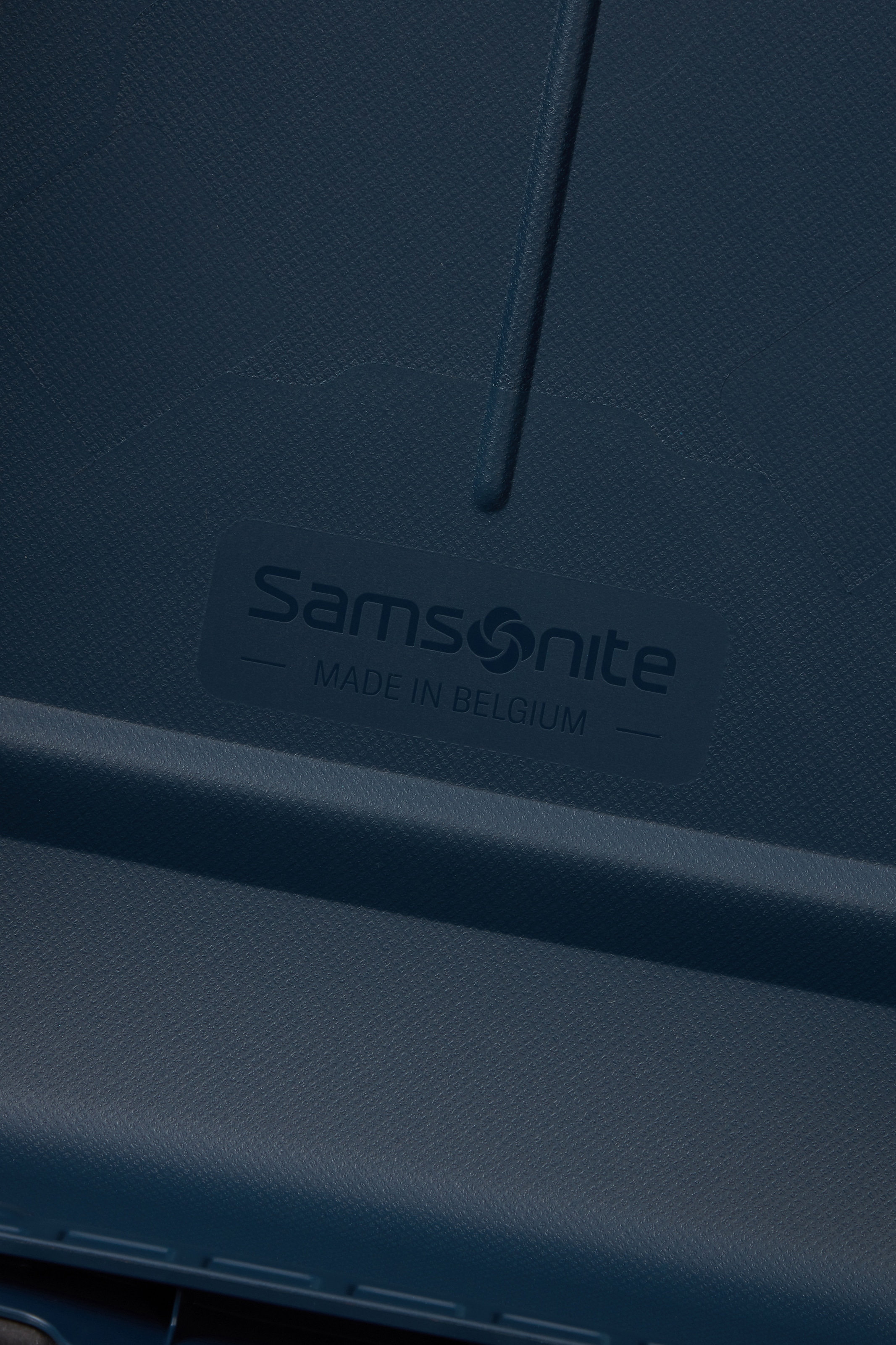 Samsonite Hartschalen-Trolley »ESSENS, verschiedene Größen und Farben«, 4 Rollen, Reisekoffer Hartschalenkoffer Koffer für Flugreisen TSA-Schloss