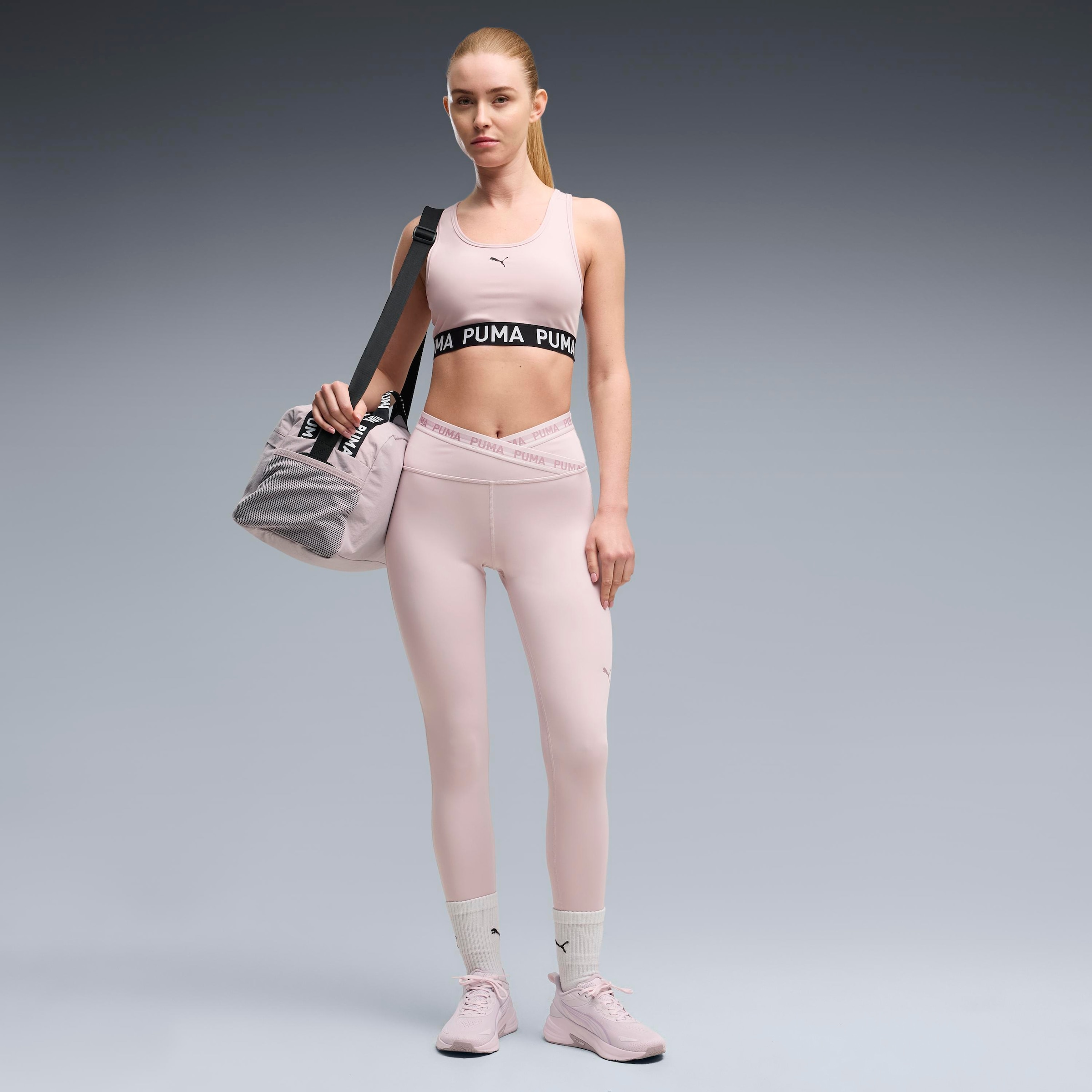 PUMA Sport-BH »4KEEPS STRONG BRA - MID« mittelstarker Halt, für Training, Racerback-Träger