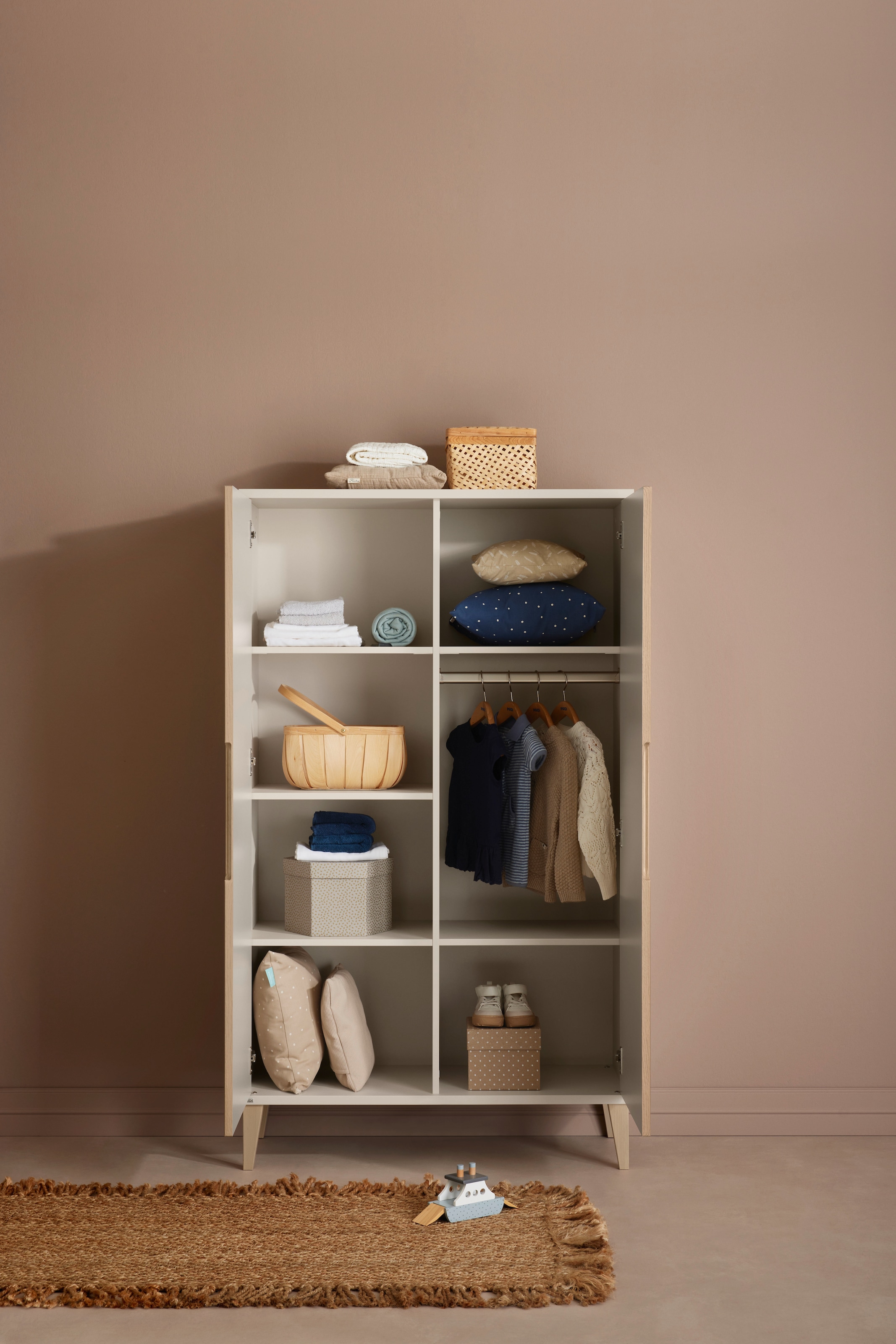 PAIDI Kleiderschrank »JONTE in Beige & Eichefarben mit gerillten Türen, verschiedene Größen« B/H/T ca. 95-141/164-207/40-56cm, mit 2 oder 3 Türen + Tiny-Variante,  stabiler Drehtürenschrank mit Massivholz-Füßen, Soft-Close-Funktion