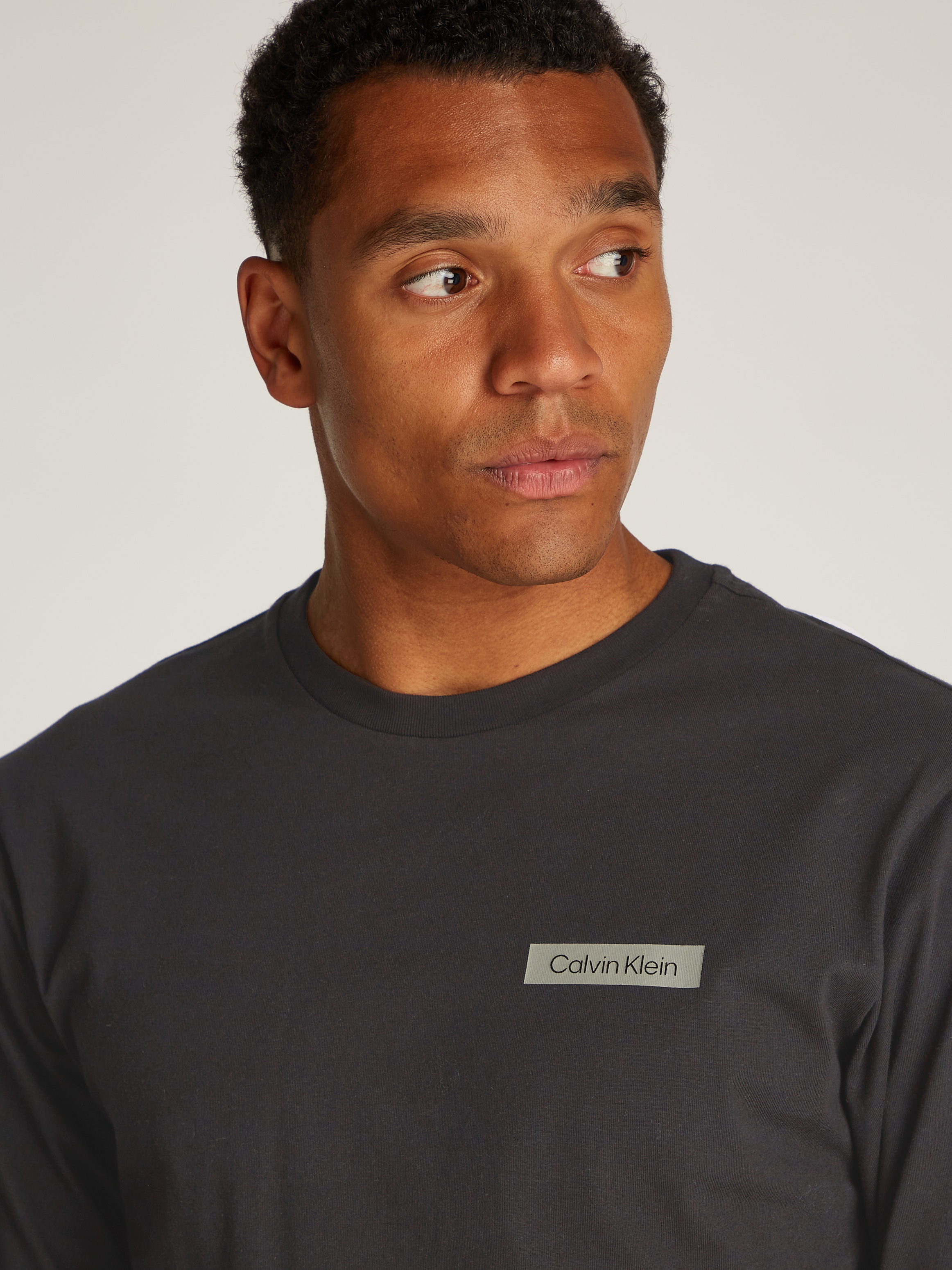 Calvin Klein Langarmshirt »STACKED COLOR BLOCK LS T-SHIRT«, mit Logoprint