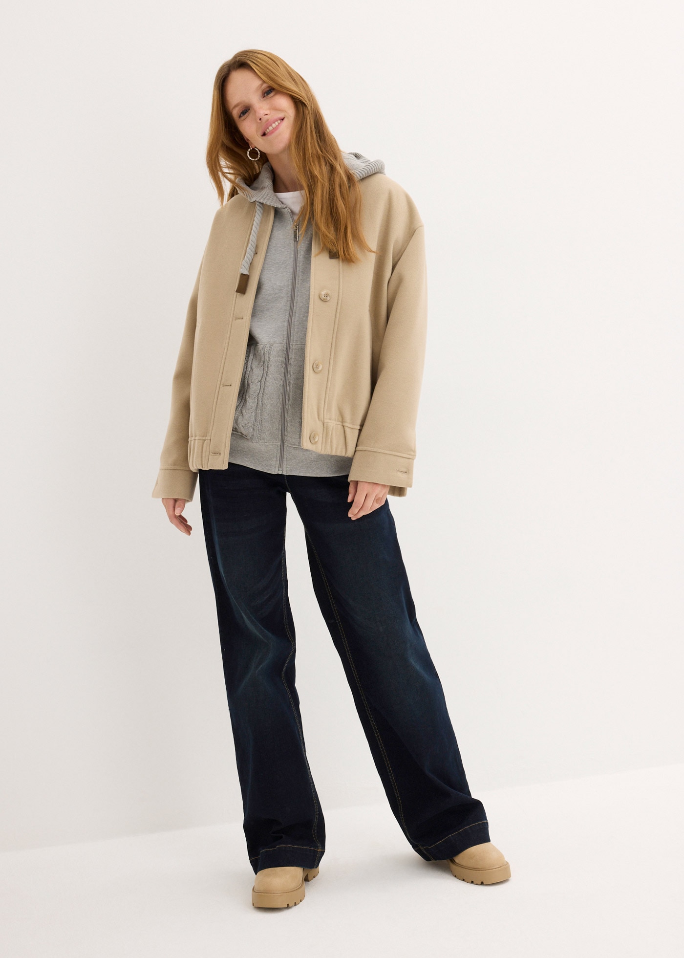 bonprix Kapuzensweatjacke »Sweatjacke mit Strickkapuze und Tasche« mit Strickkapuze