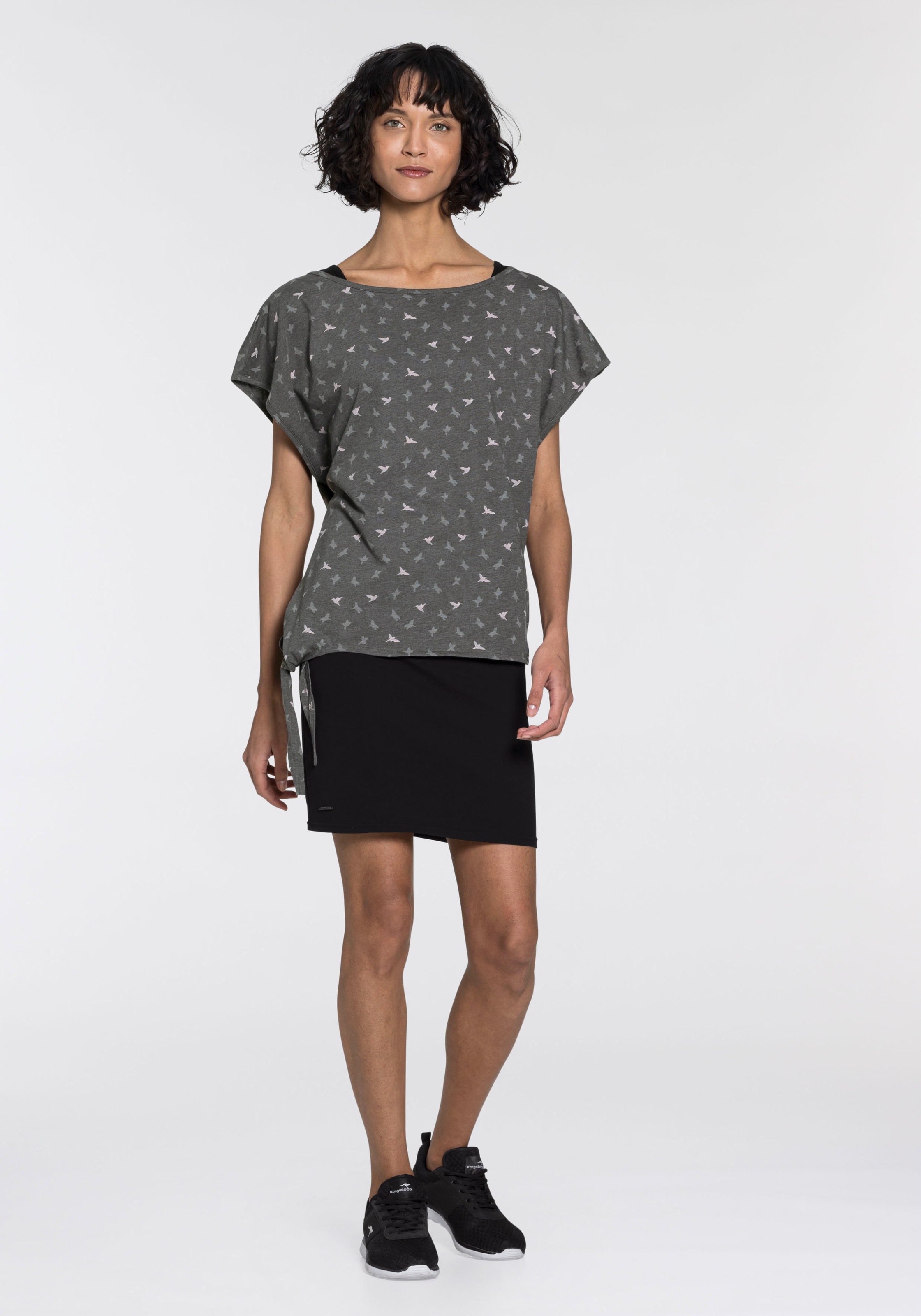 KangaROOS Jerseykleid, (mit T-Shirt), mit bedrucktem Shirt in verschiedenen Farb-Druck-Kombinationen - NEUE KOLLEKTION