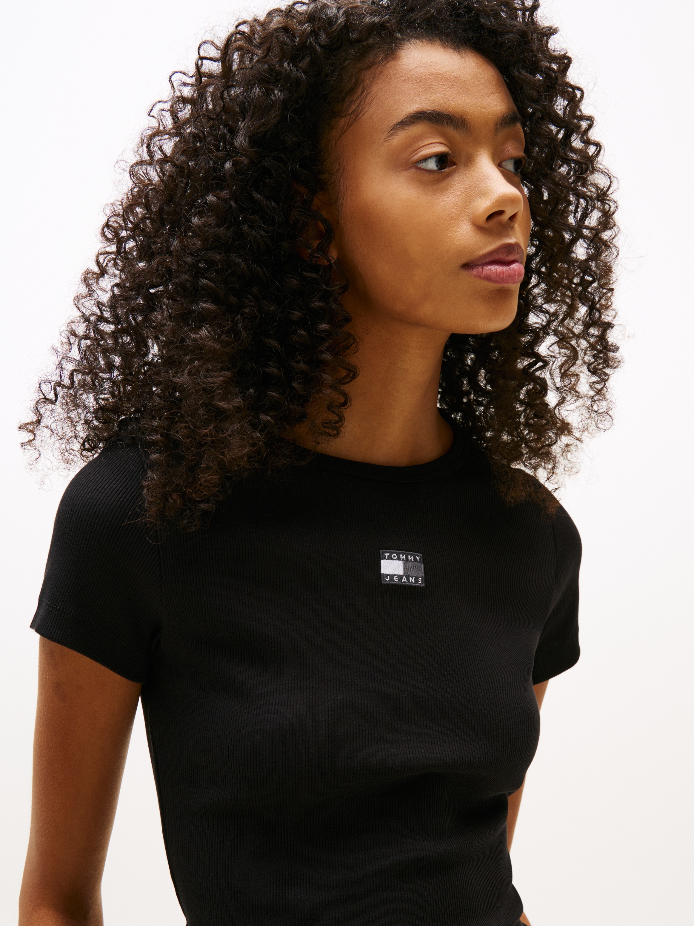 Tommy Jeans T-Shirt »TJW SLIM BADGE RIB TEE«, in Rippoptik