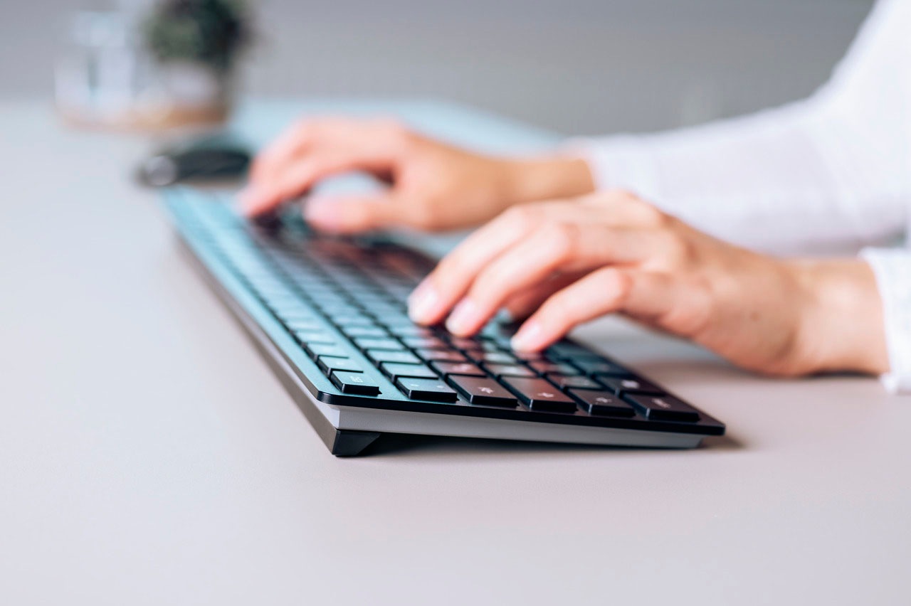 Cherry Tastatur »KW 9100 SLIM«, (Ziffernblock-Fn-Tasten-Windows-Sperrtaste-USB-Anschluss)