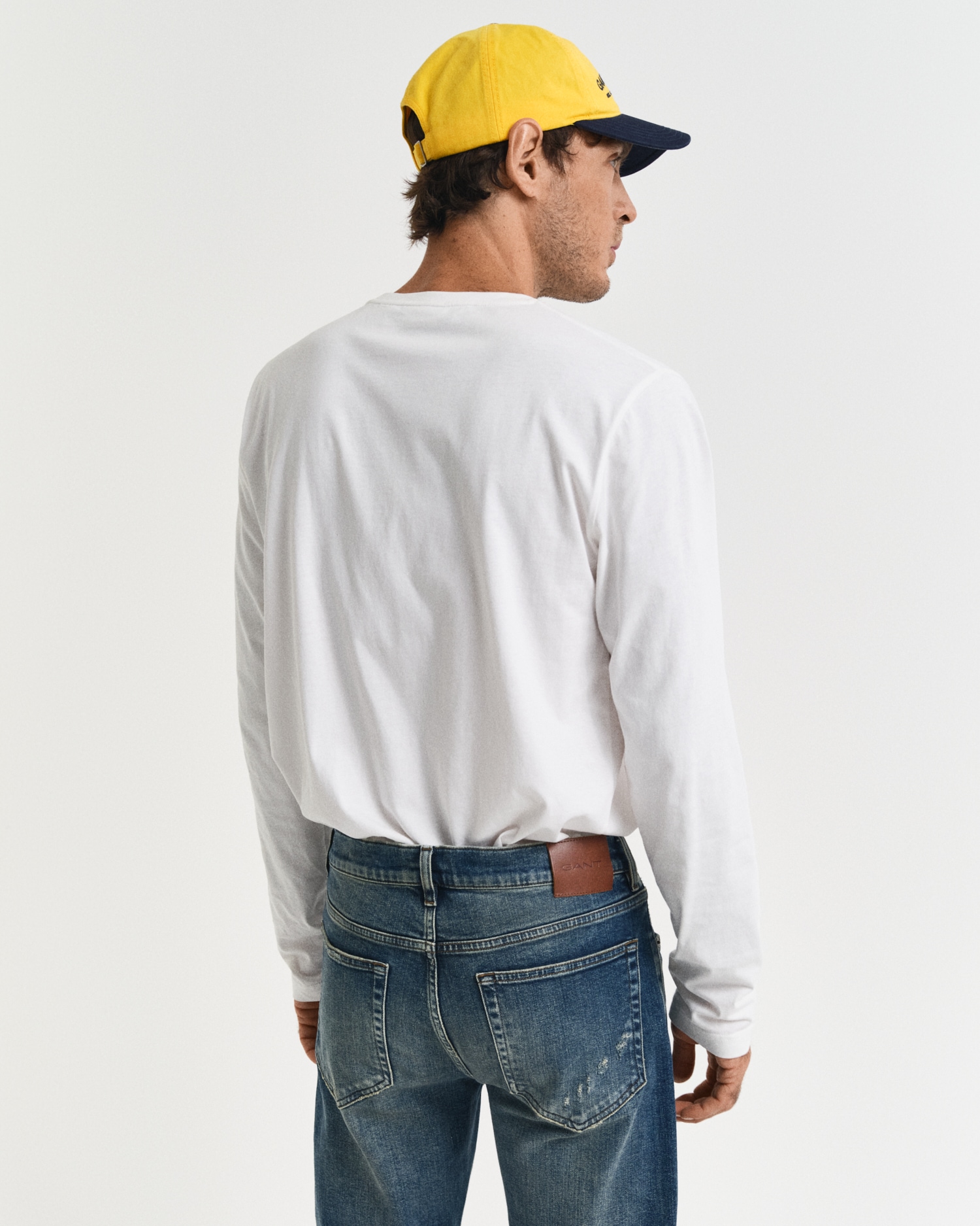 Gant Langarmshirt »REG SHIELD LS T-SHIRT«, mit Logostickerei auf der Brust