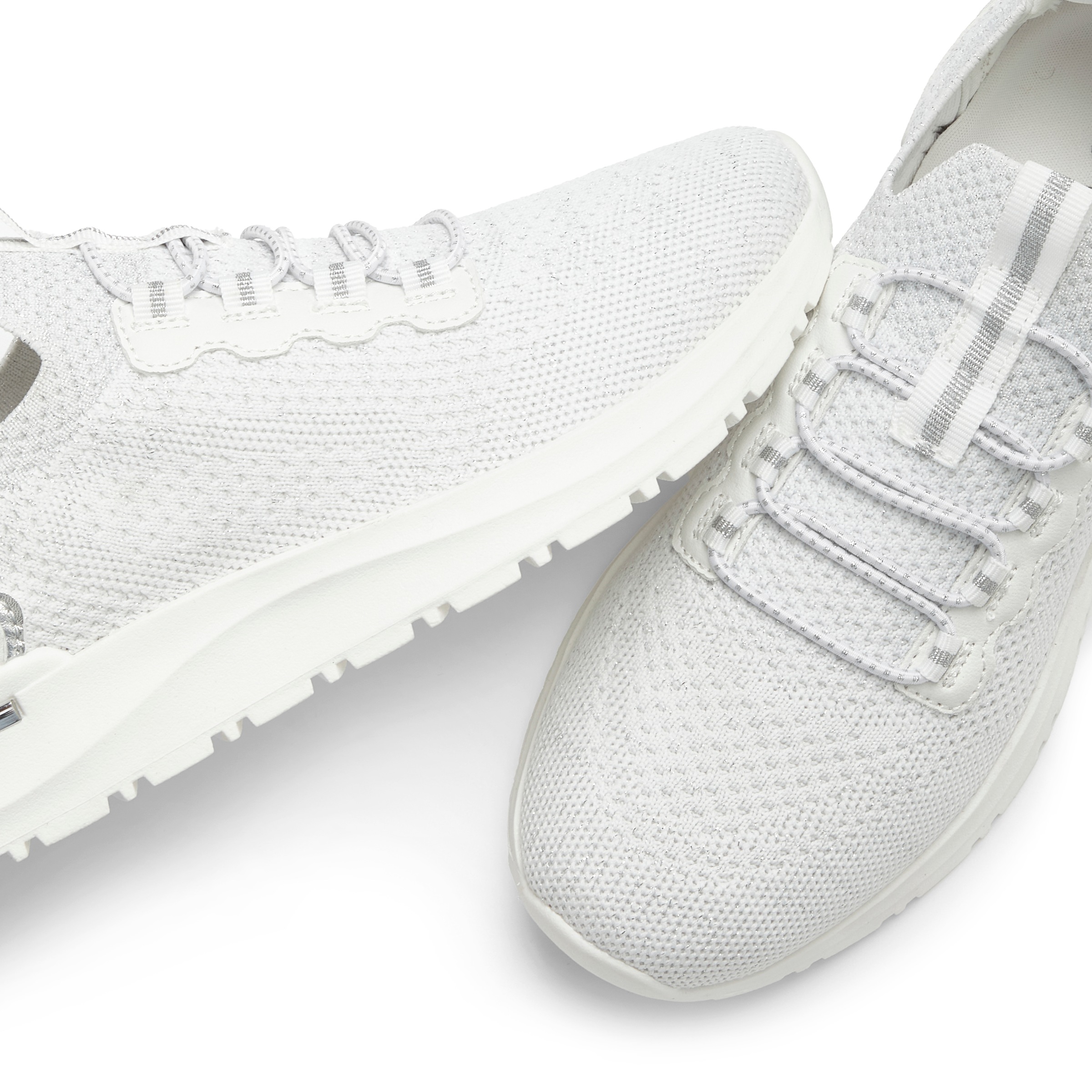 Vivance Sneaker »Freizeitschuh, Halbschuh,«, aus Textil zum Reinschlüpfen mit elastischen Schnürbändern VEGAN
