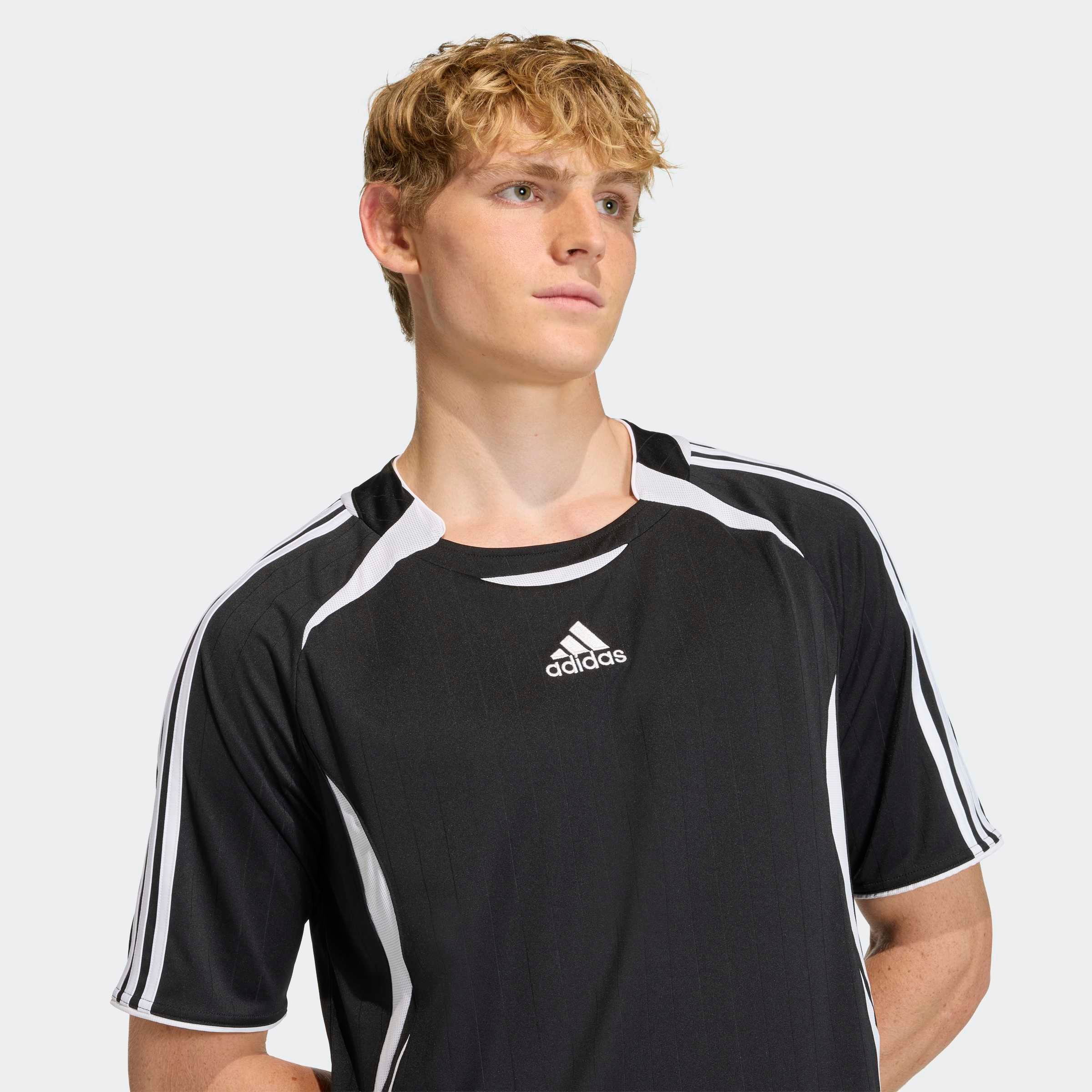 adidas Originals T-Shirt »TEAMGEIST ADICOLOR« sportlicher Look, Kurzarm, mit Rundhalsausschnitt