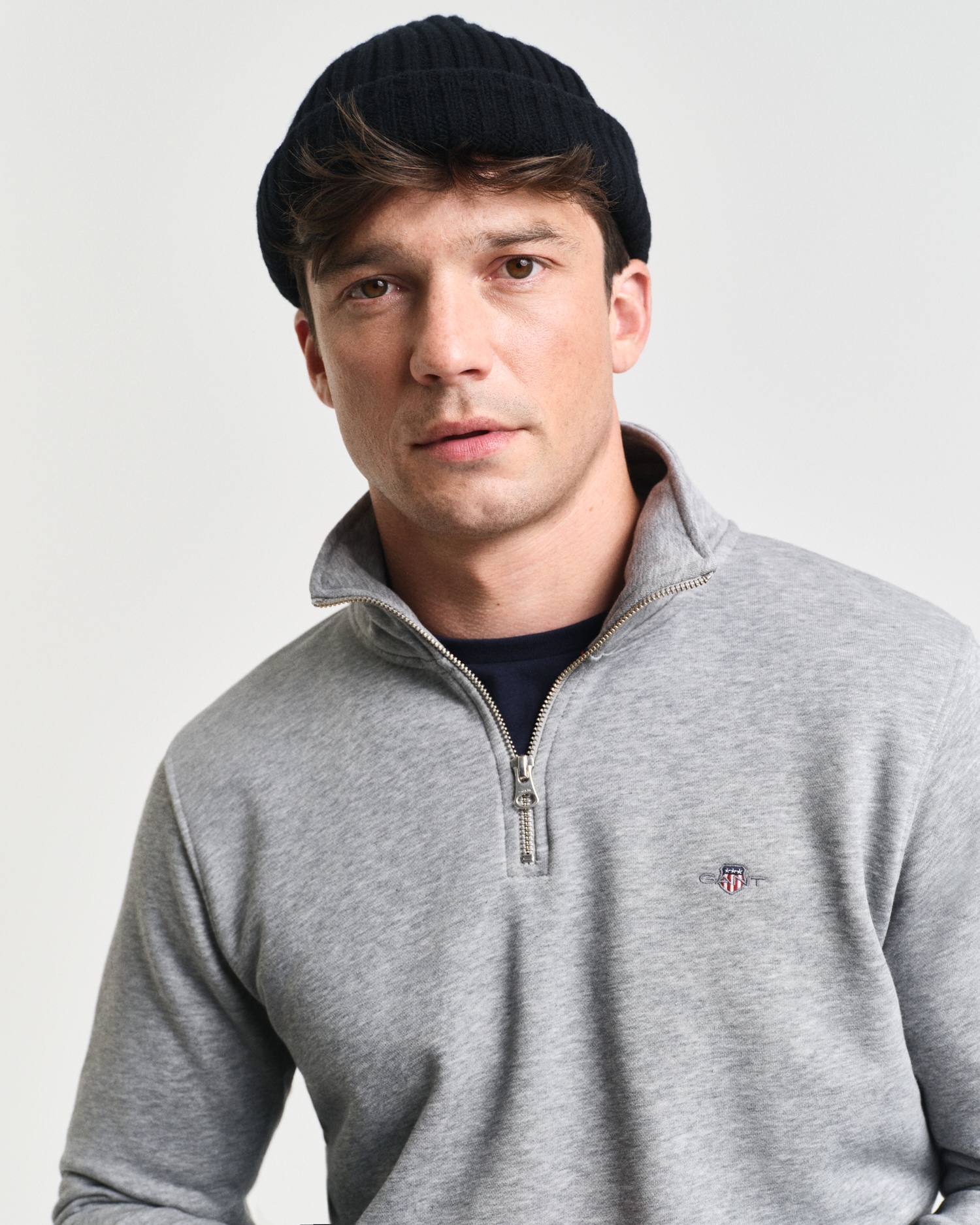 Gant Sweatshirt »REG SHIELD HALF ZIP SWEAT«, mit Logostickerei auf der Brust