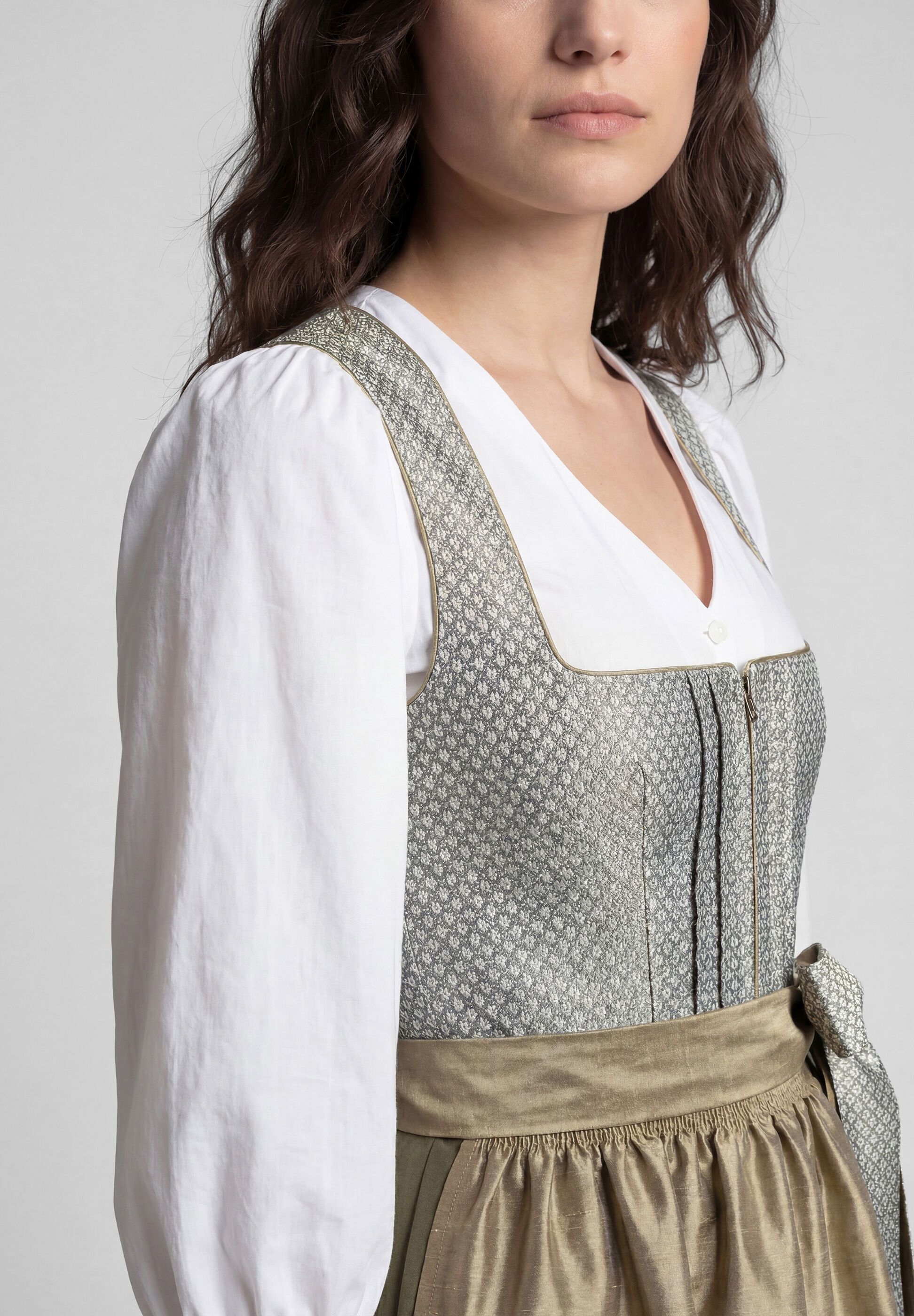 Spieth & Wensky Dirndl »Spieth & Wensky Dirndl Kitz« Ohne Taschen leicht strukturierte Oberfläche mit dezentem Schimmer