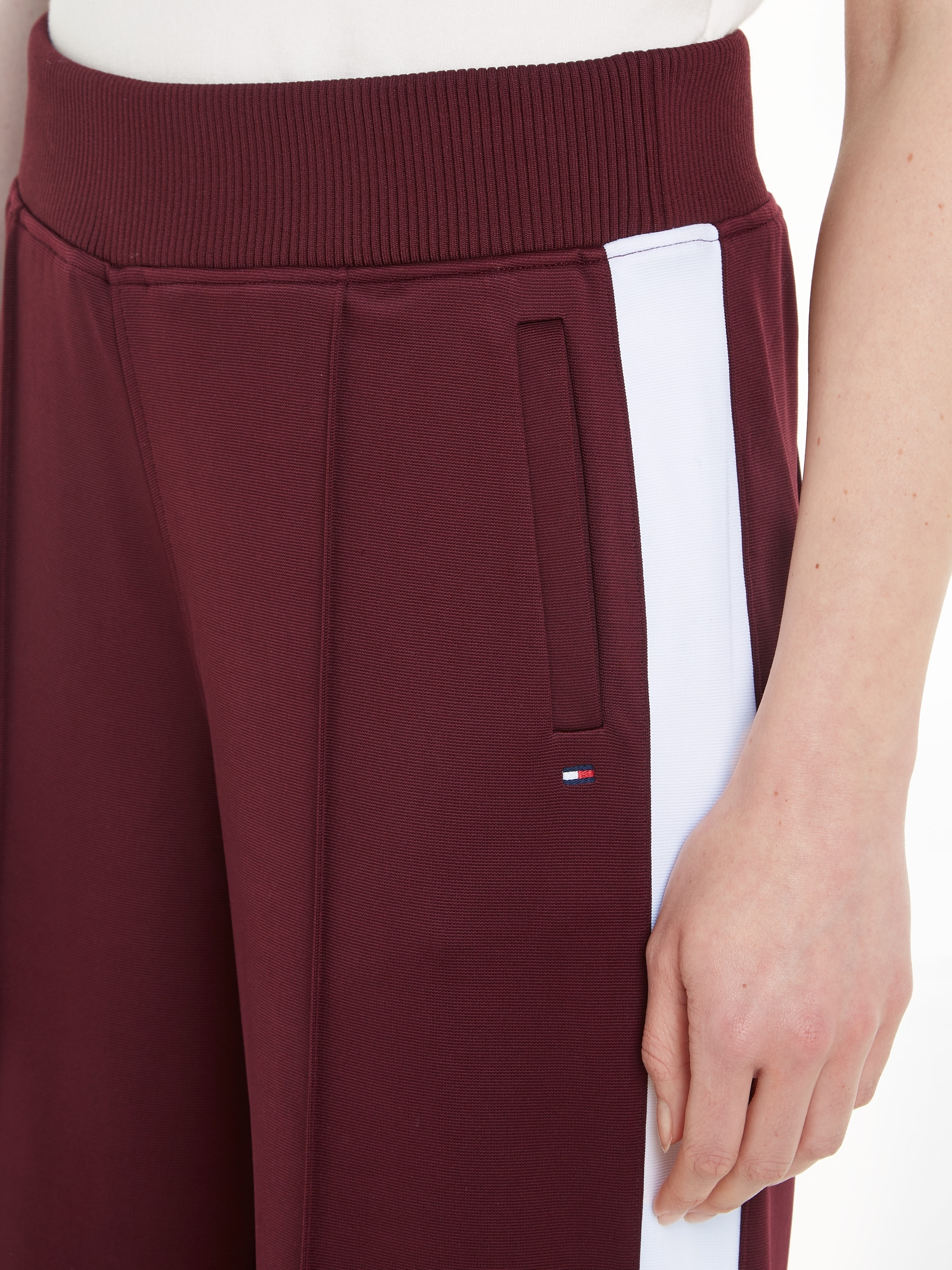 Tommy Hilfiger Sweathose »BLOCKED STRIPE RW PANT«, mit Logostickerei