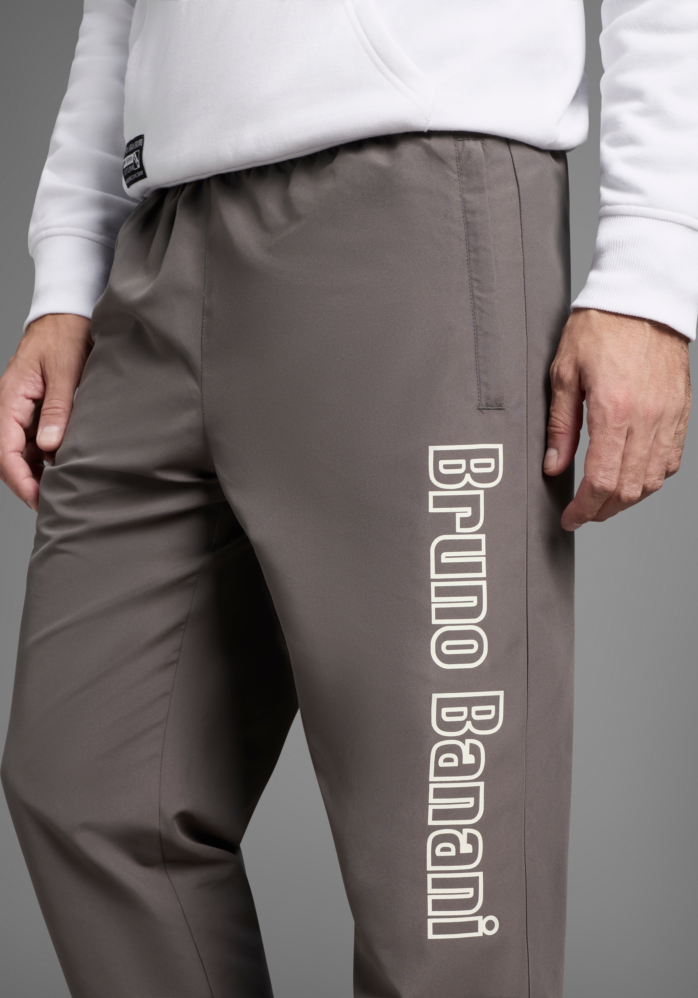 Bruno Banani Sporthose  mit verstellbarem Hosensaum