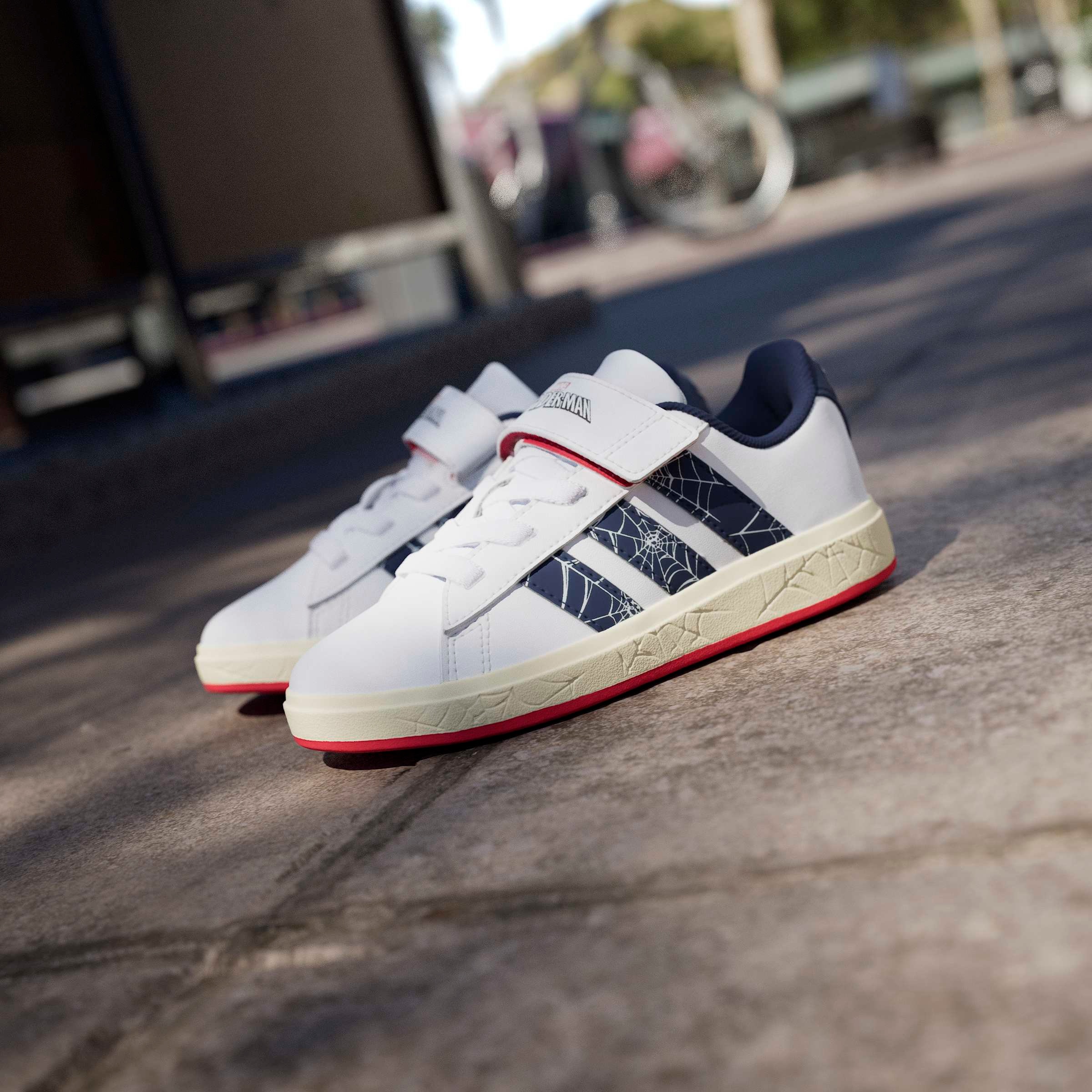adidas Sportswear Sneaker »ADIDAS MARVEL SPIDER-MAN GRAND COURT KIDS«  für Kinder & Jugendliche