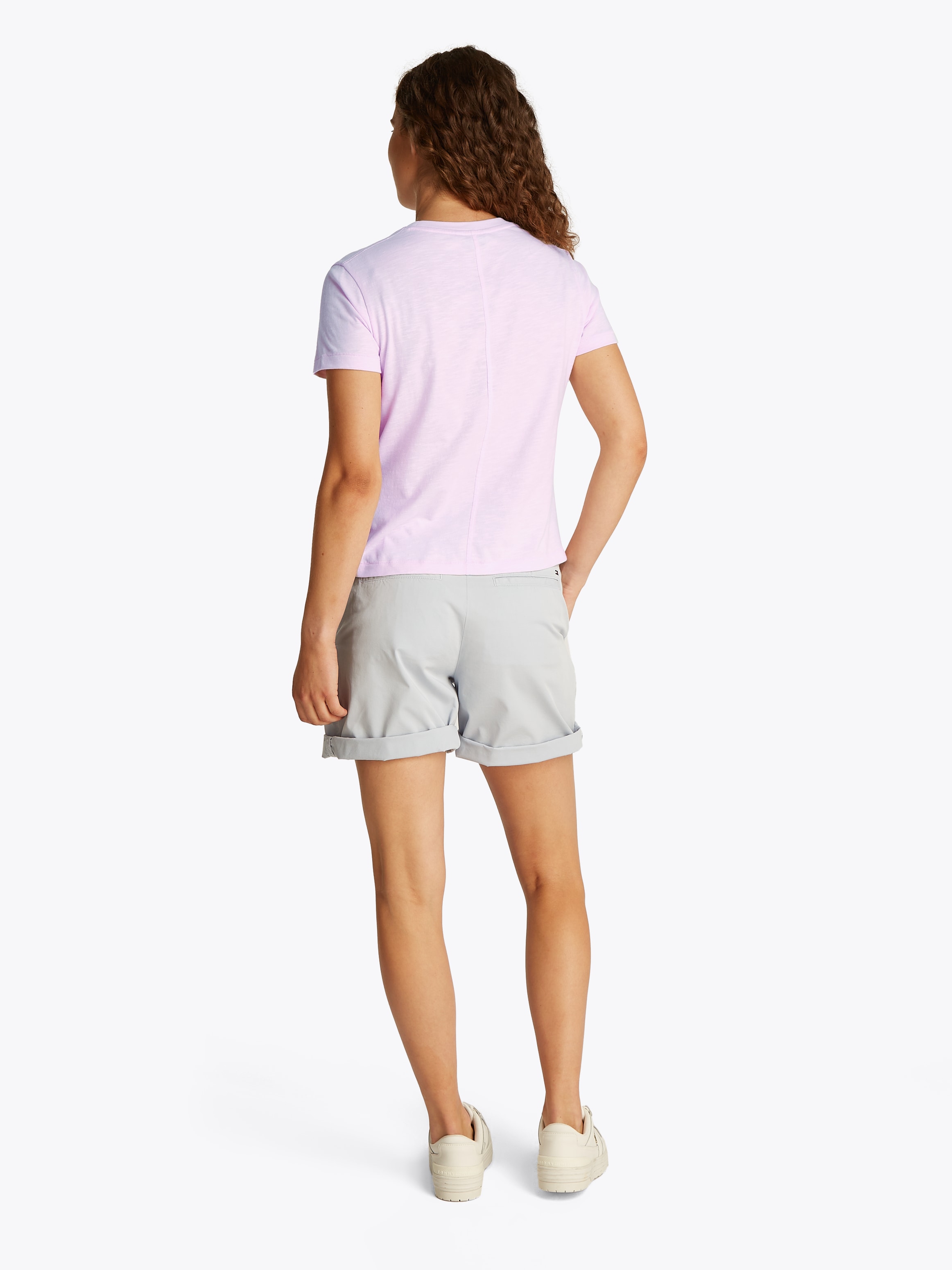Tommy Hilfiger Rundhalsshirt »SLUB REG C-NK SS«, mit Flammgarn-Struktur, mit Logostickerei