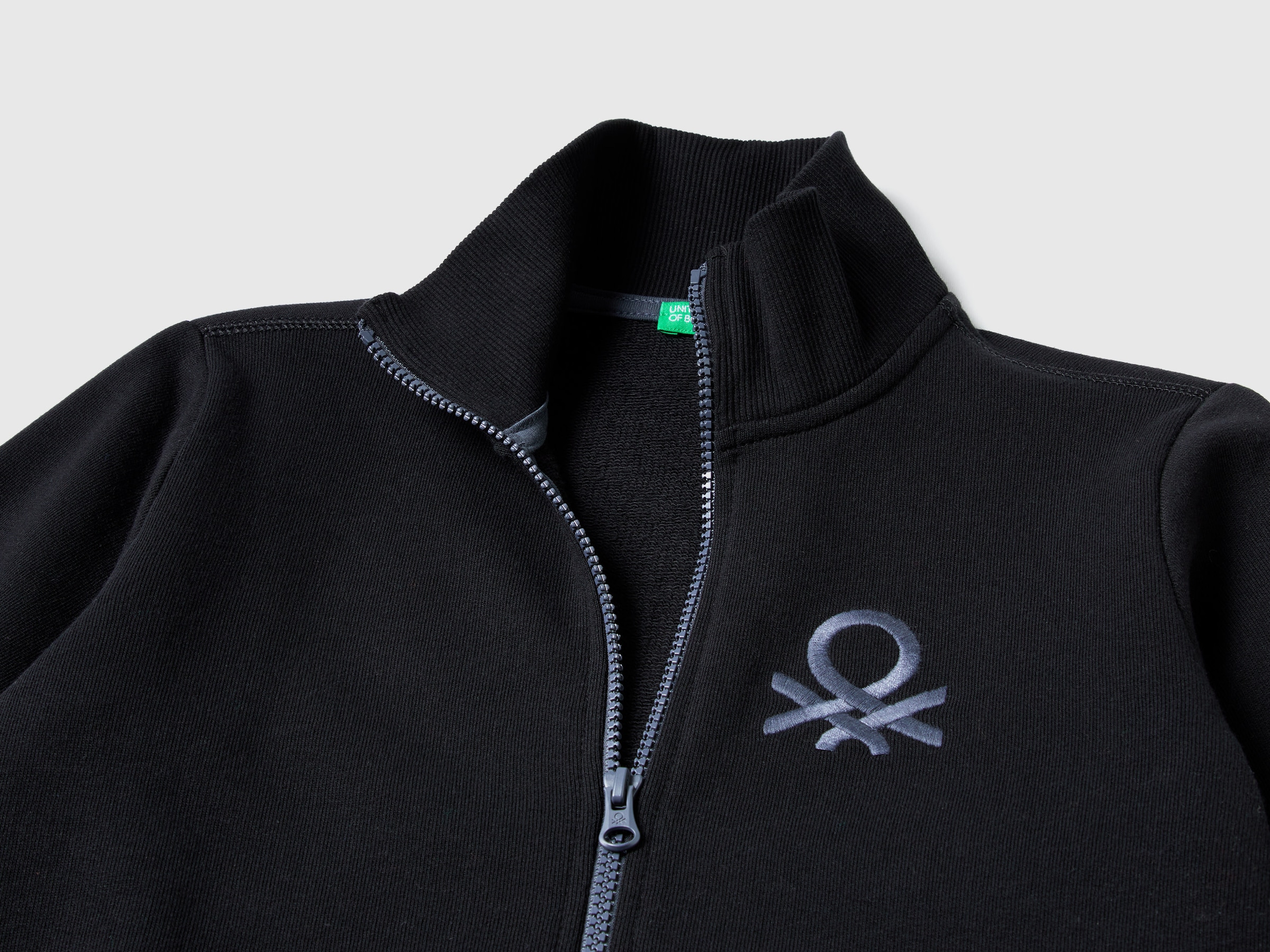 United Colors of Benetton Sweatjacke, mit Logo-Stickerei an der Brust