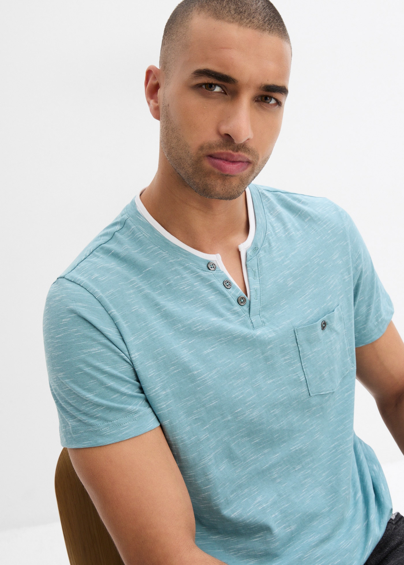 bonprix 2-in-1-Shirt »2 in 1 Shirt, Kurzarm« Regular Fit, mit Brusttasche, Henley-Stil, Lagen-Look