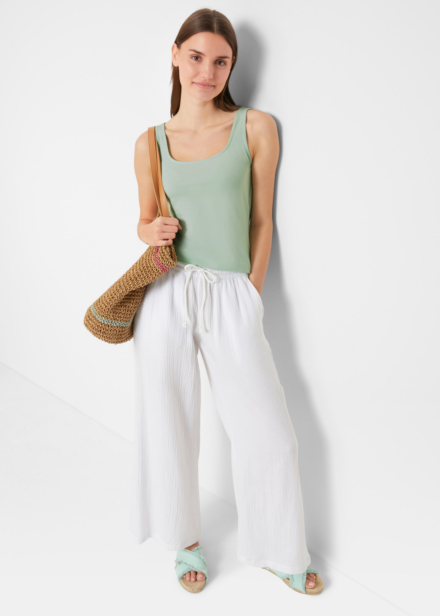 bonprix Tanktop Packung, 2 tlg. taillierte Passform, mit Carré-Ausschnitt