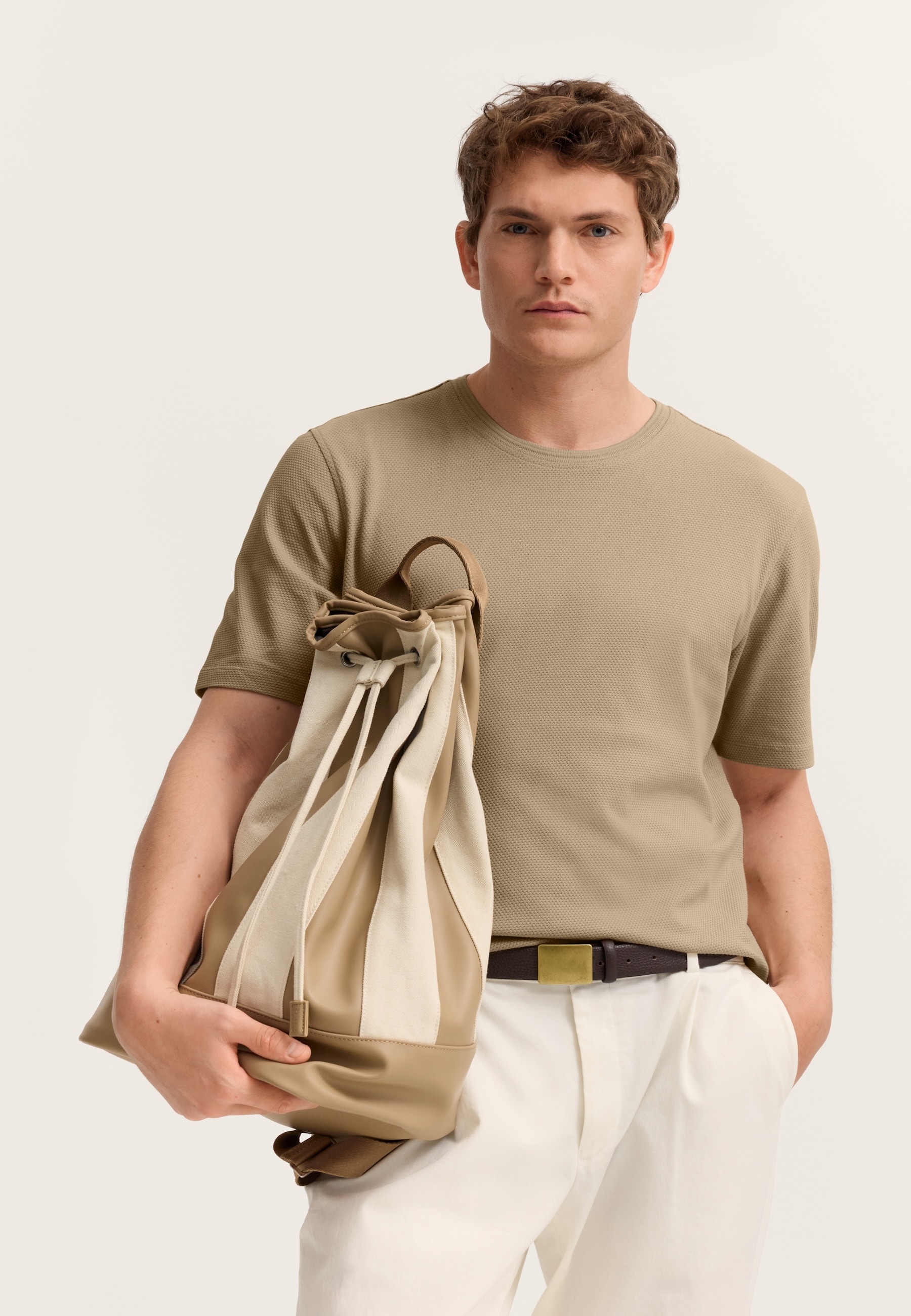 bugatti T-Shirt mit einer eleganten Struktur