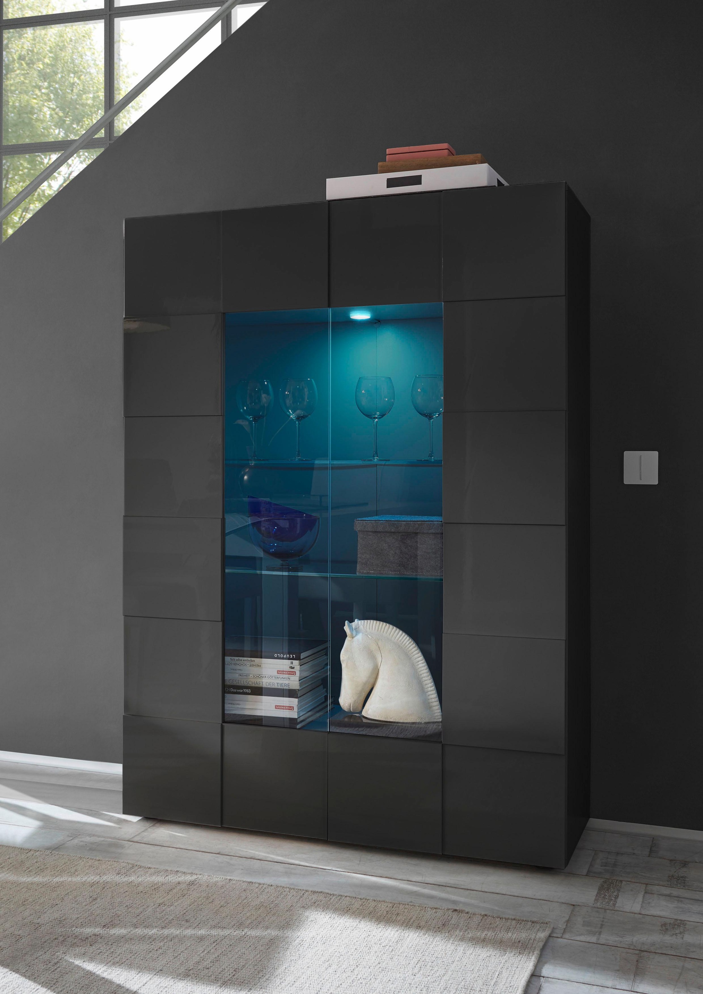 INOSIGN Vitrine »Dama Höhe 166 cm, Breite 121 cm, Stauraumvitrine mit 2 Türen,«, Standvitrine - Front in 3D-Optik, viel Stauraum, verschiedene Farben
