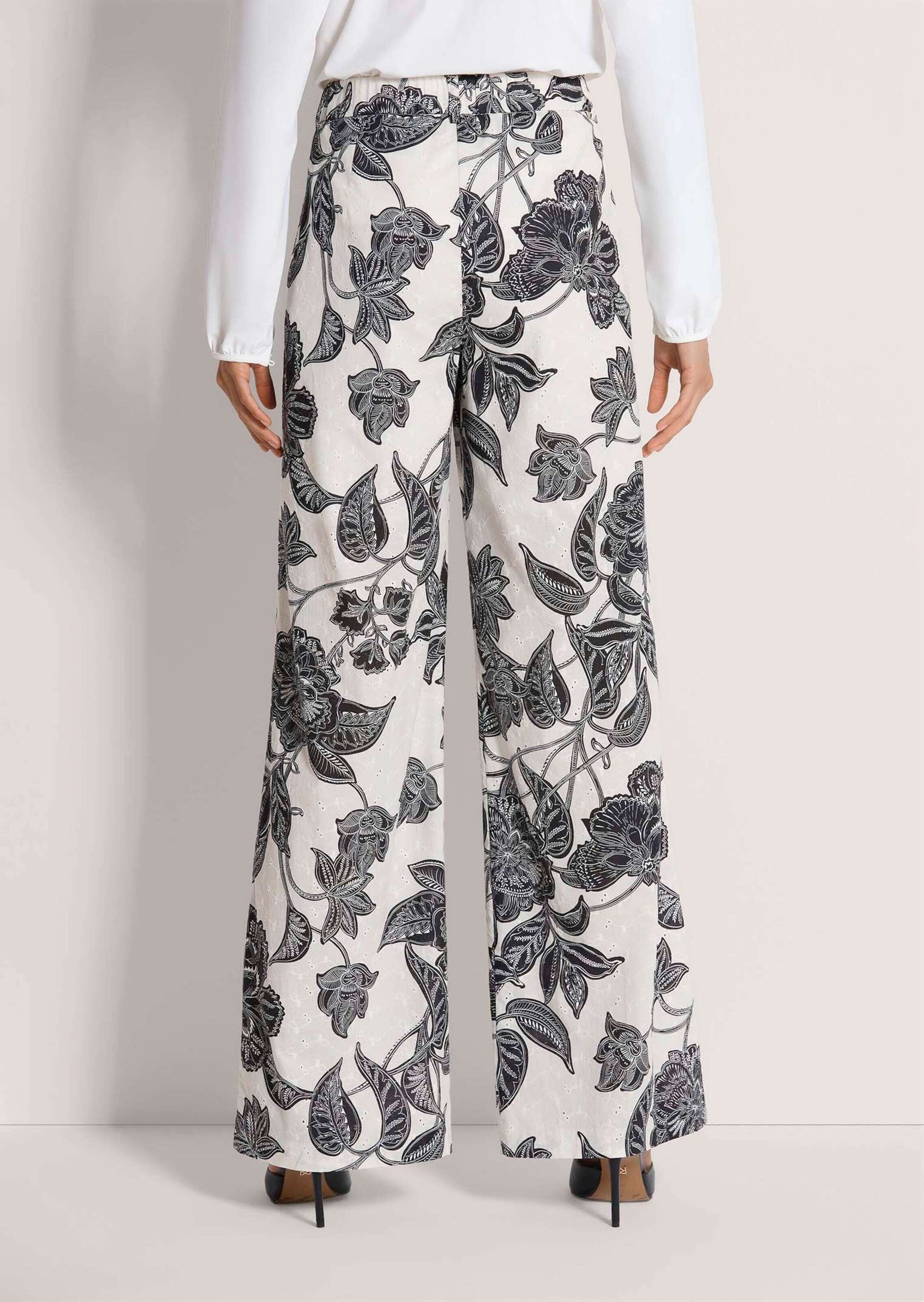 MADELEINE Chinos »Druckhose Baumwollhose mit floralem Print«  Baumwoll-Druckhose mit Madeirastickerei