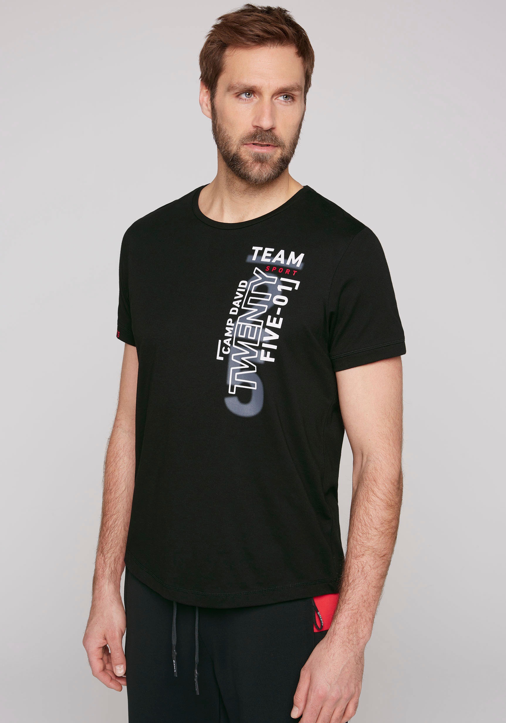 CAMP DAVID T-Shirt, mit kleinem Label Print auf Ärmel und Vorderseite