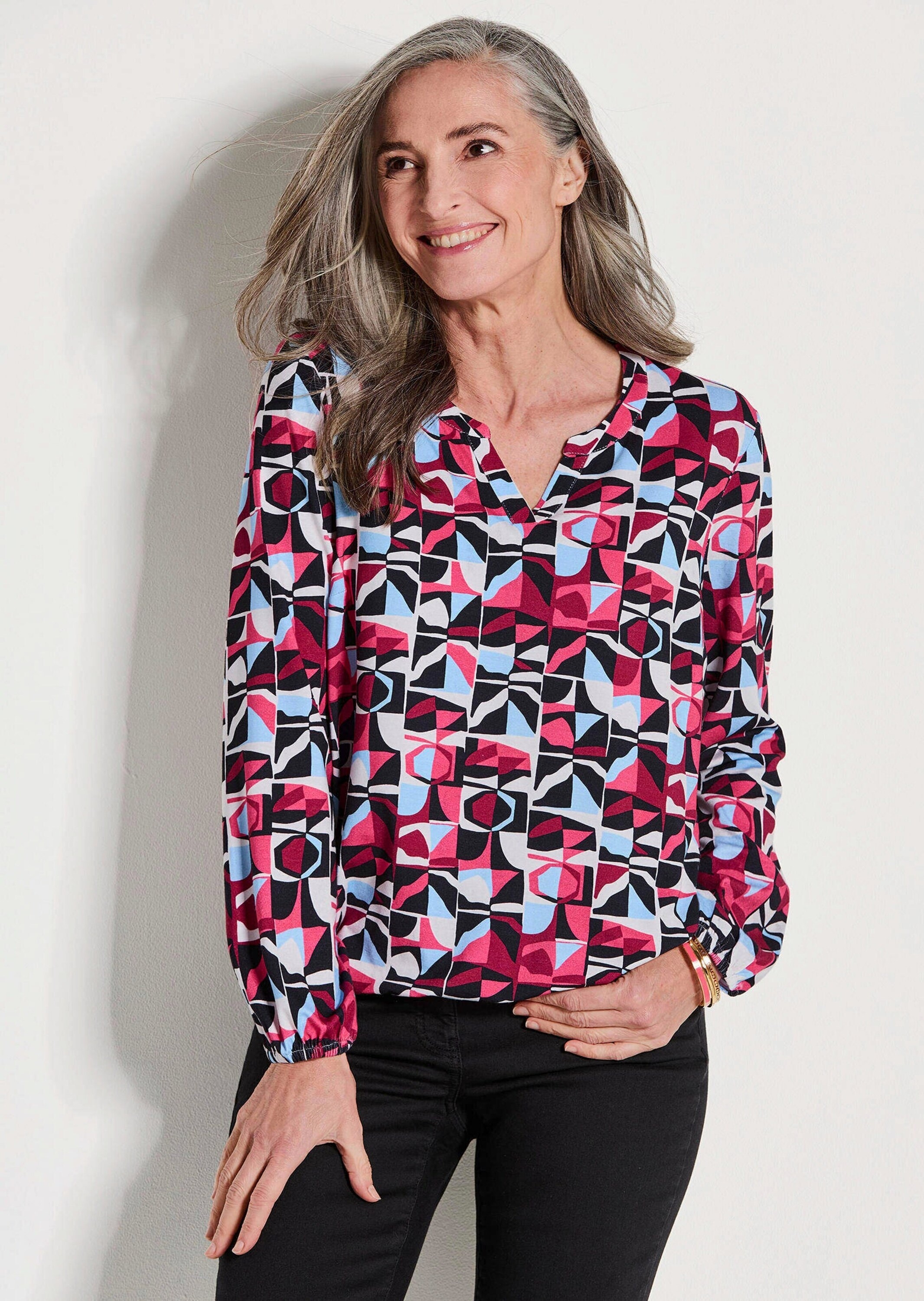 GOLDNER Print-Shirt »Kurzgröße Druckshirt aus Viskose mit Rundhals« Grafisches Dessin