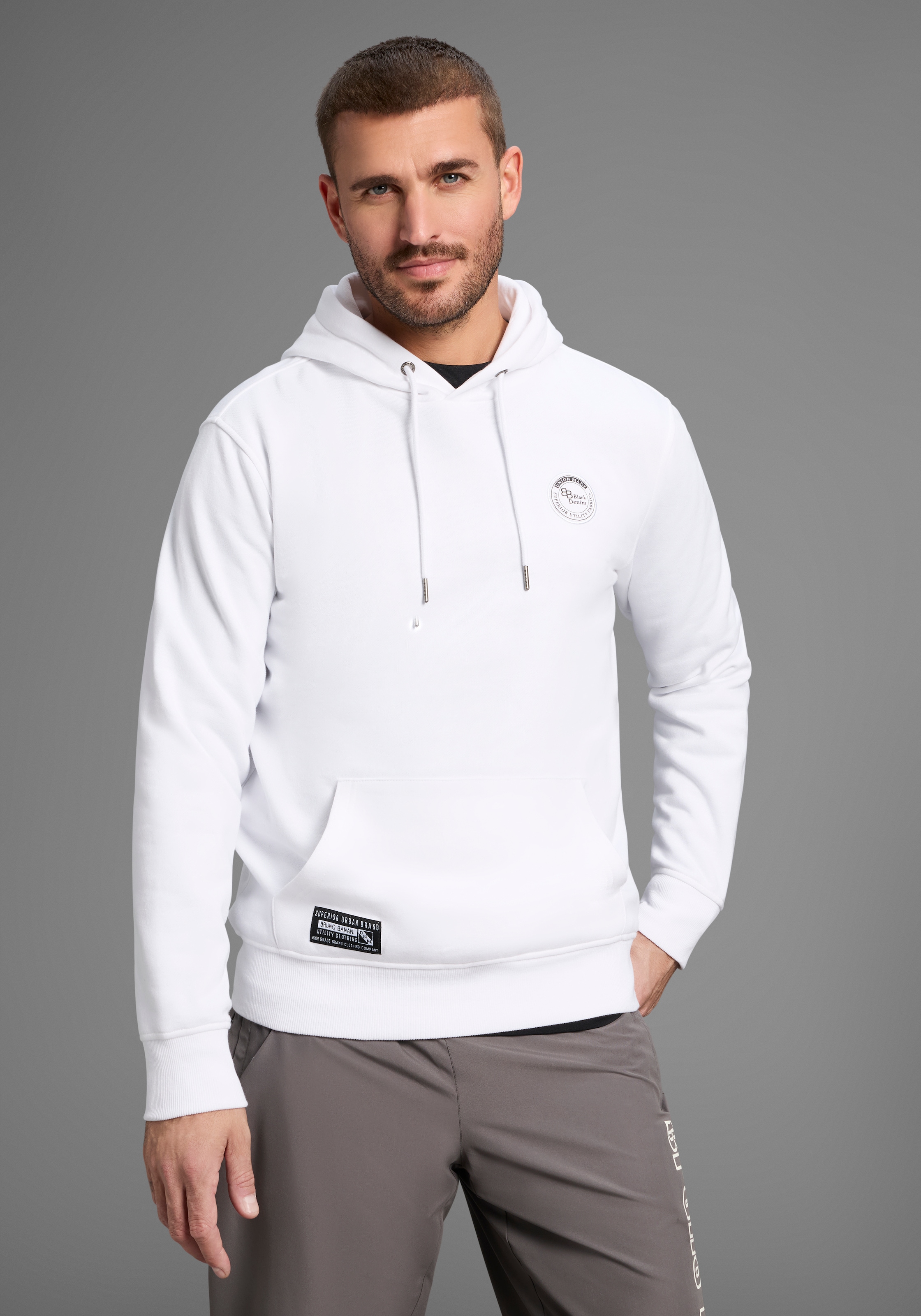 Bruno Banani Kapuzensweatshirt , langärmlig,  schmal geschnitten,  bedrucktes Design
