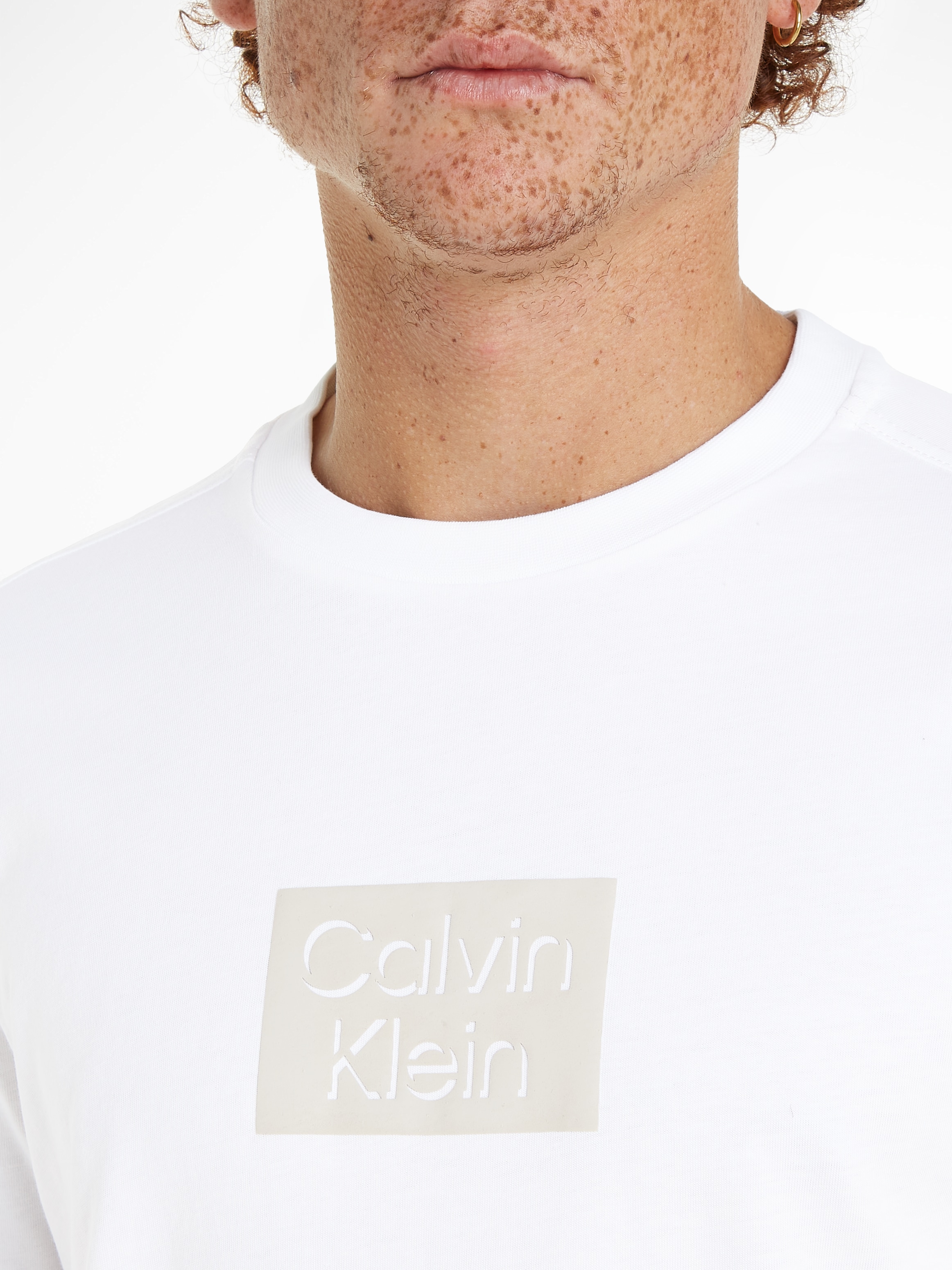 Calvin Klein T-Shirt »CUT OUT SHADOW LOGO T-SHIRT«, mit Logoprägung