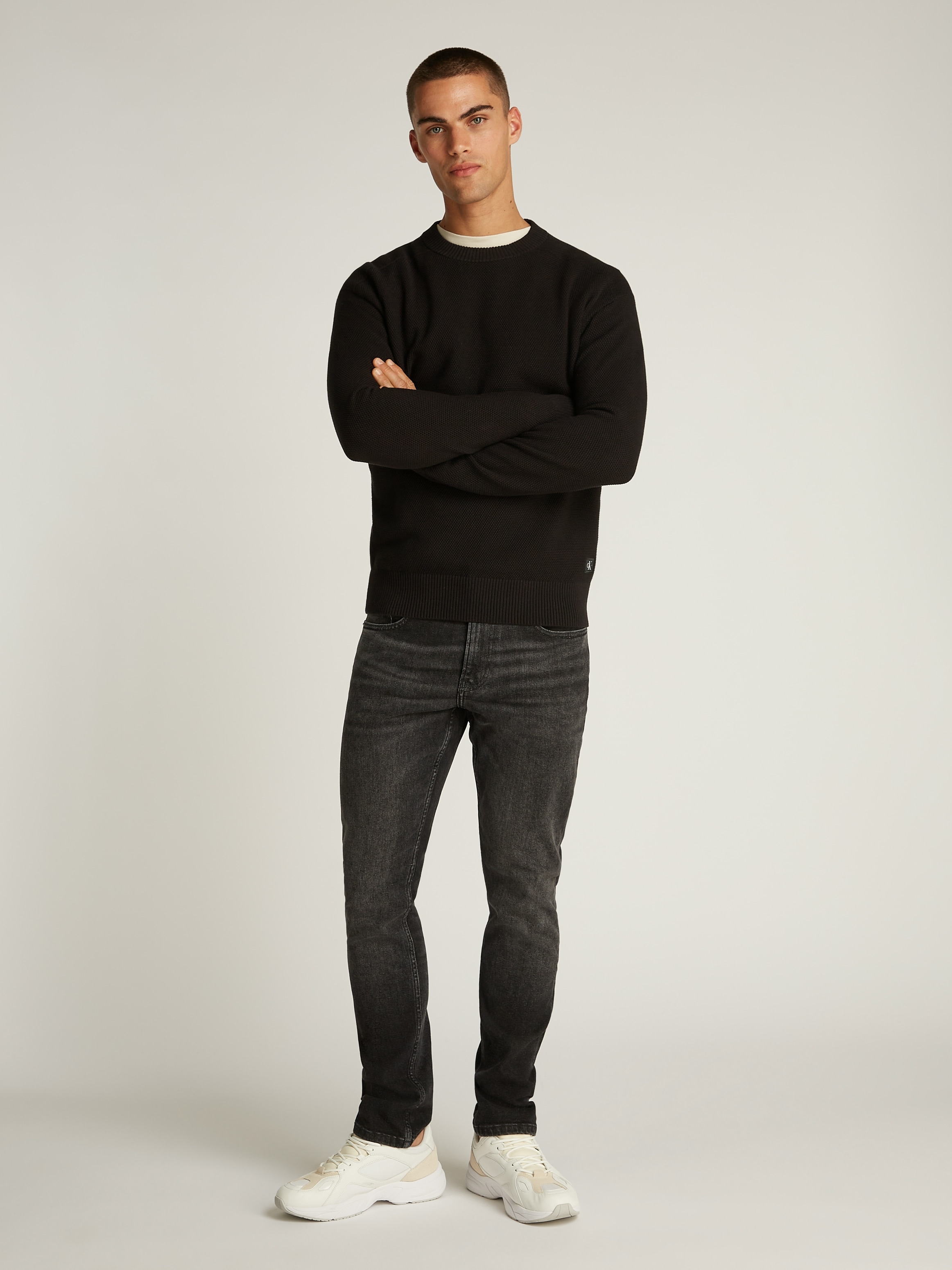 Calvin Klein Jeans Rundhalspullover »CASUAL TEXTURE SWEATER«, Logostickerei, Rundhals