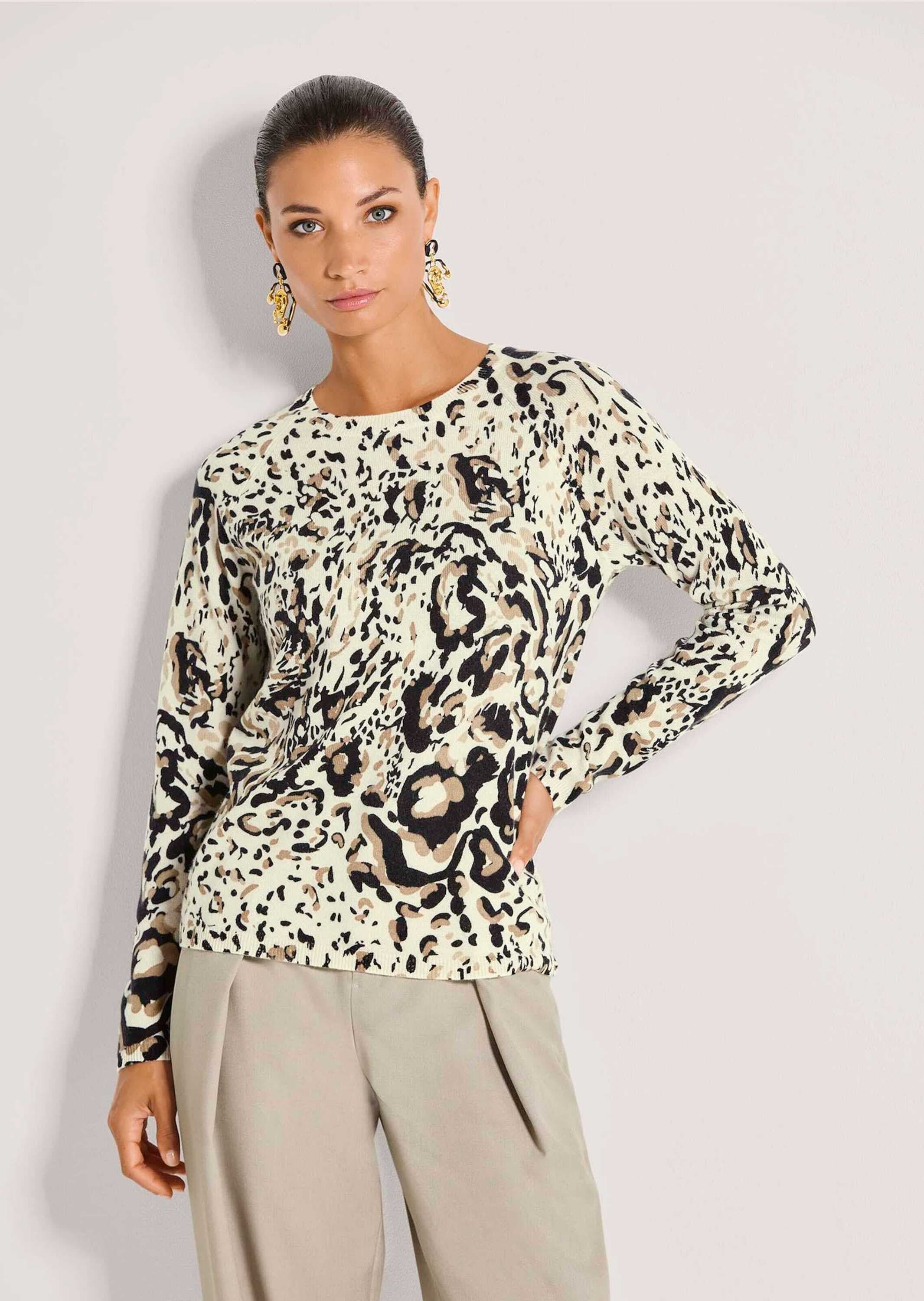 MADELEINE Longpullover »Feinstrickpullover Wollpullover mit Animal-Print« Individueller Print